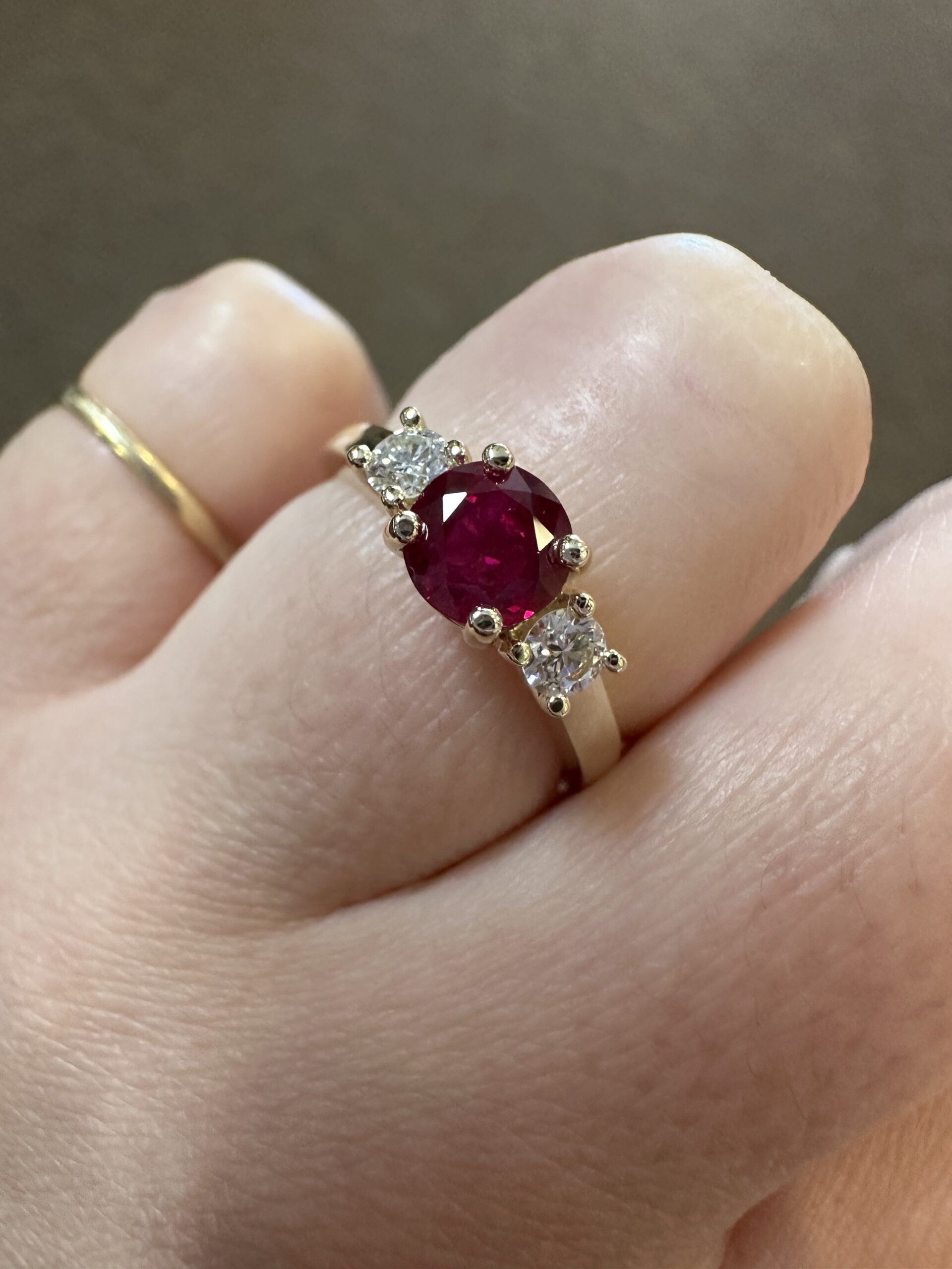 14k Yellow Gold Genuine 1.08 Carat Fine Ruby & Diamond Baguette Ring - Image 23