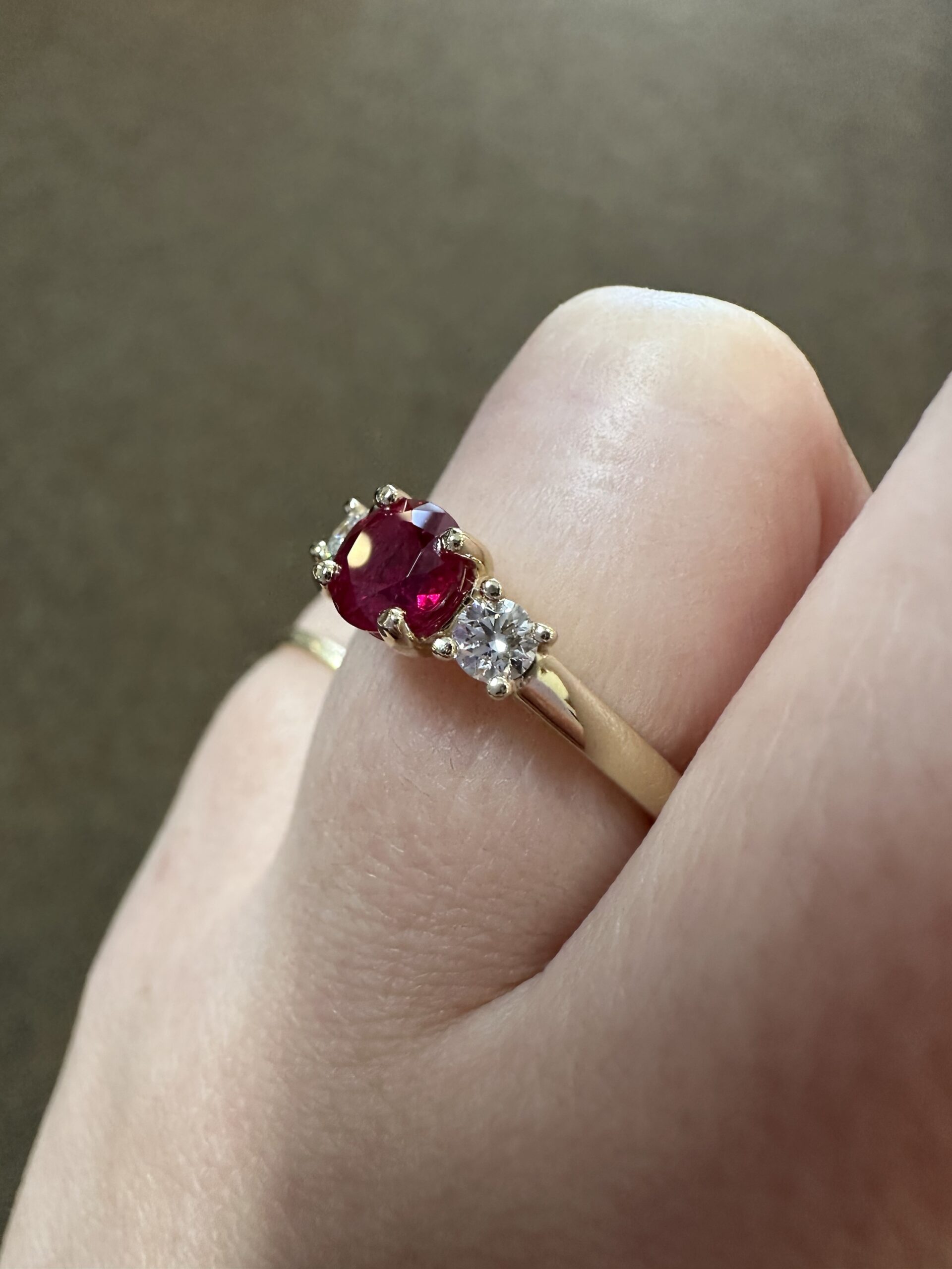 14k Yellow Gold Genuine 1.08 Carat Fine Ruby & Diamond Baguette Ring - Image 24
