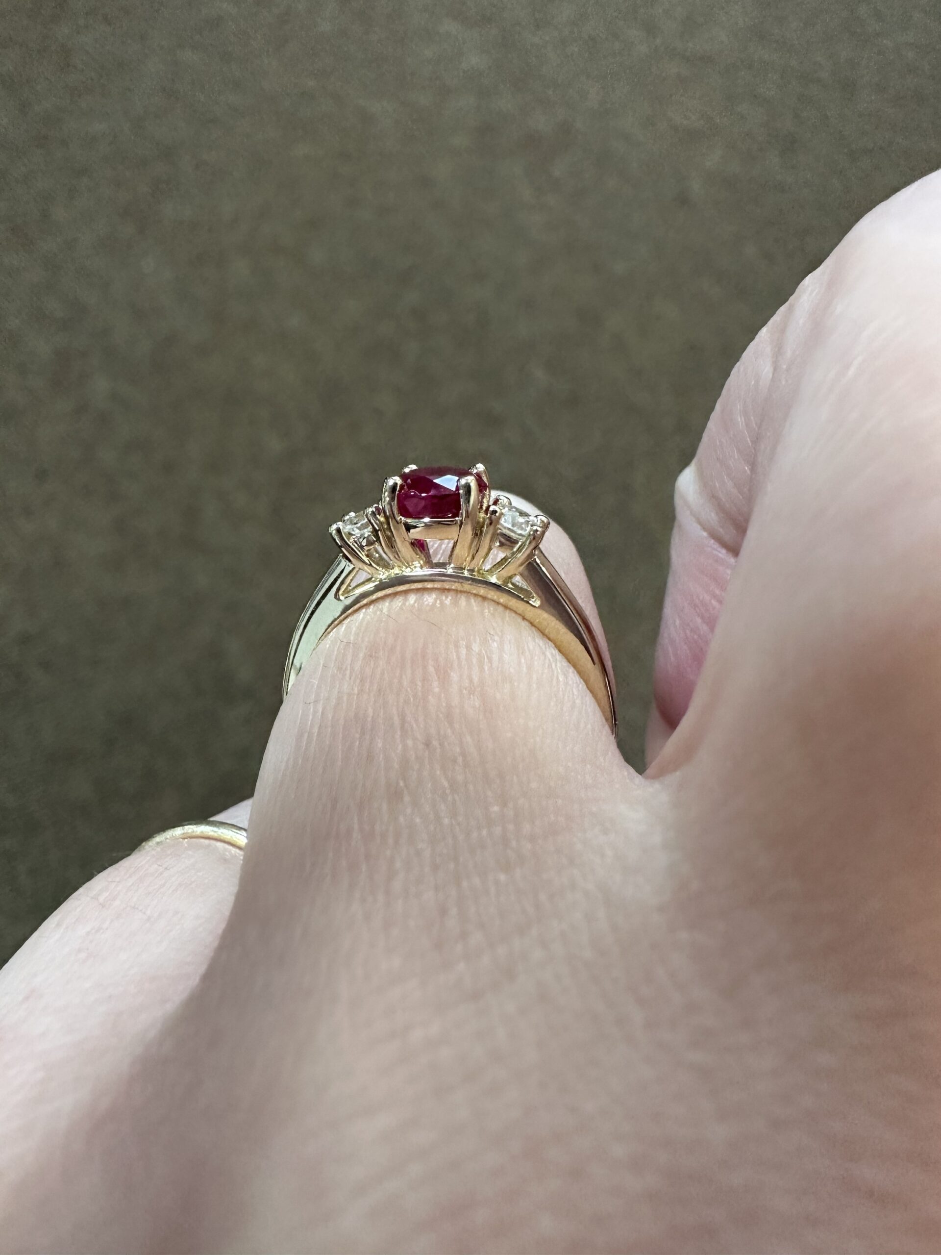 14k Yellow Gold Genuine 1.08 Carat Fine Ruby & Diamond Baguette Ring - Image 25