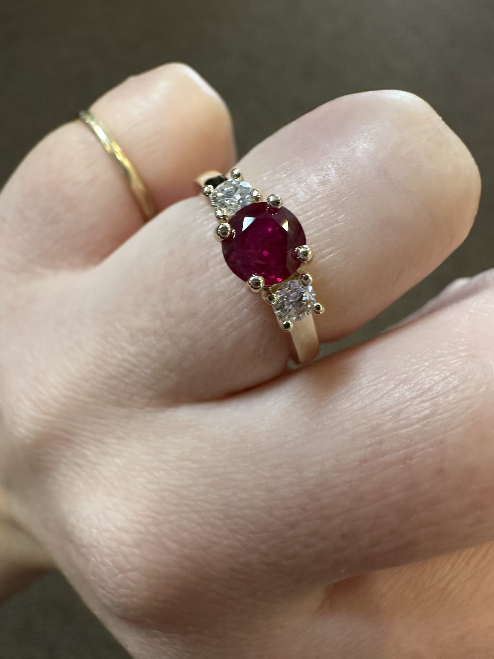 14k Yellow Gold Genuine 1.08 Carat Fine Ruby & Diamond Baguette Ring - Image 26
