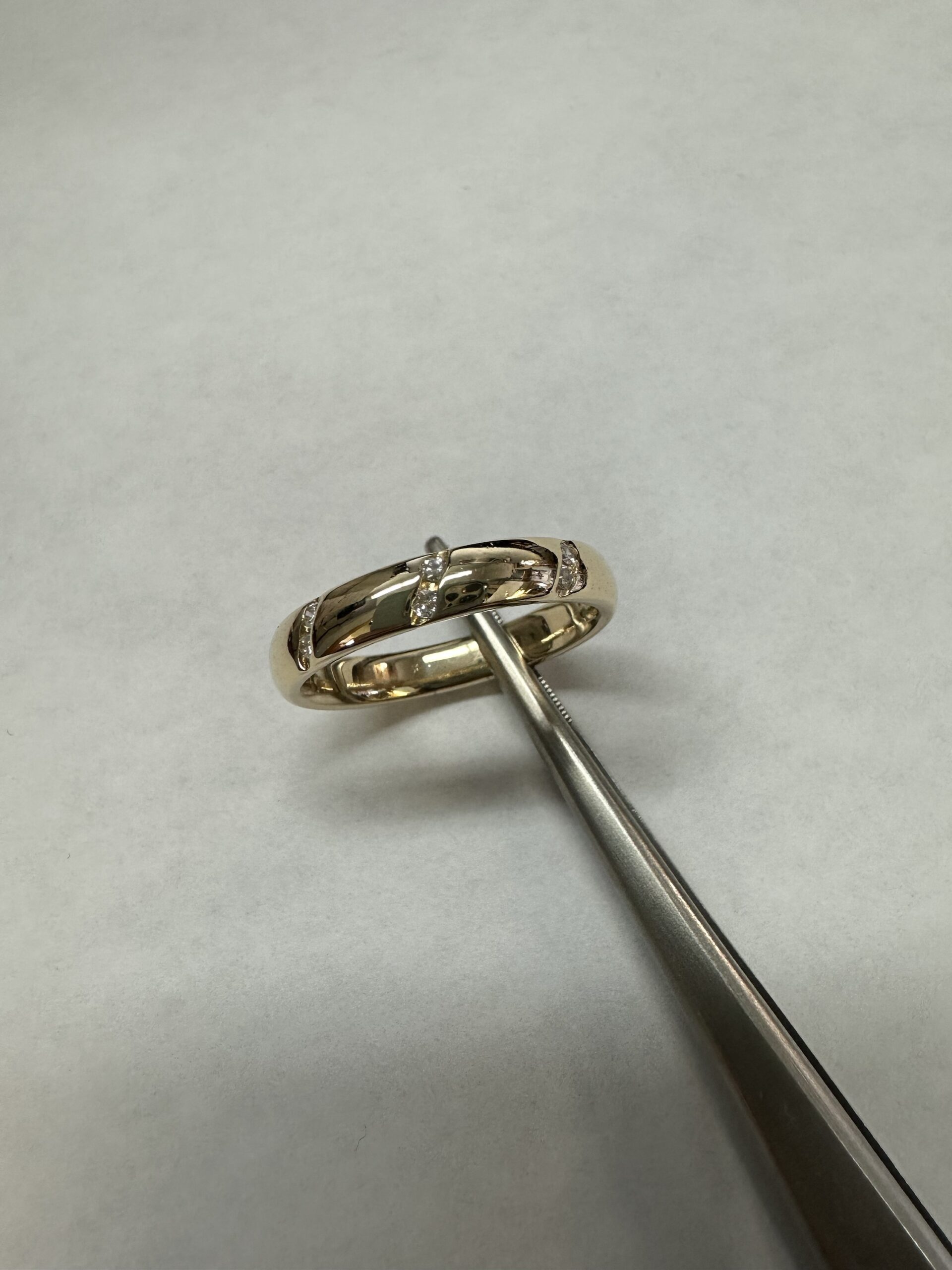 Vintage 14k Yellow Gold .06 Cttw Diamond Band - Image 7