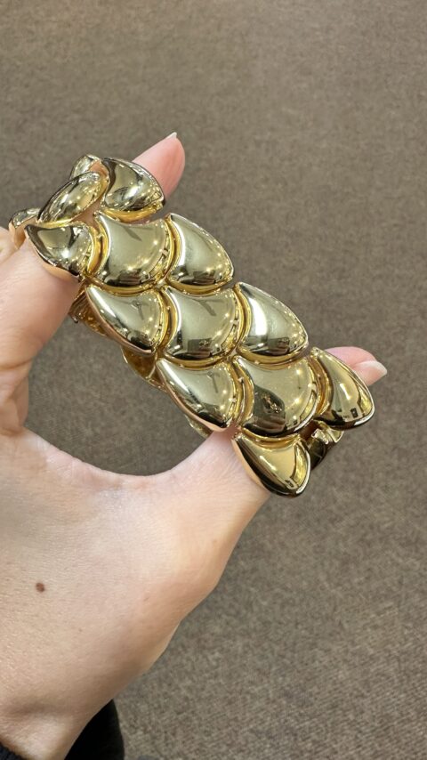 Vintage 18k Yellow Gold 30.5 MM Wide Fish Scale Link Bracelet, 84.5 Grams