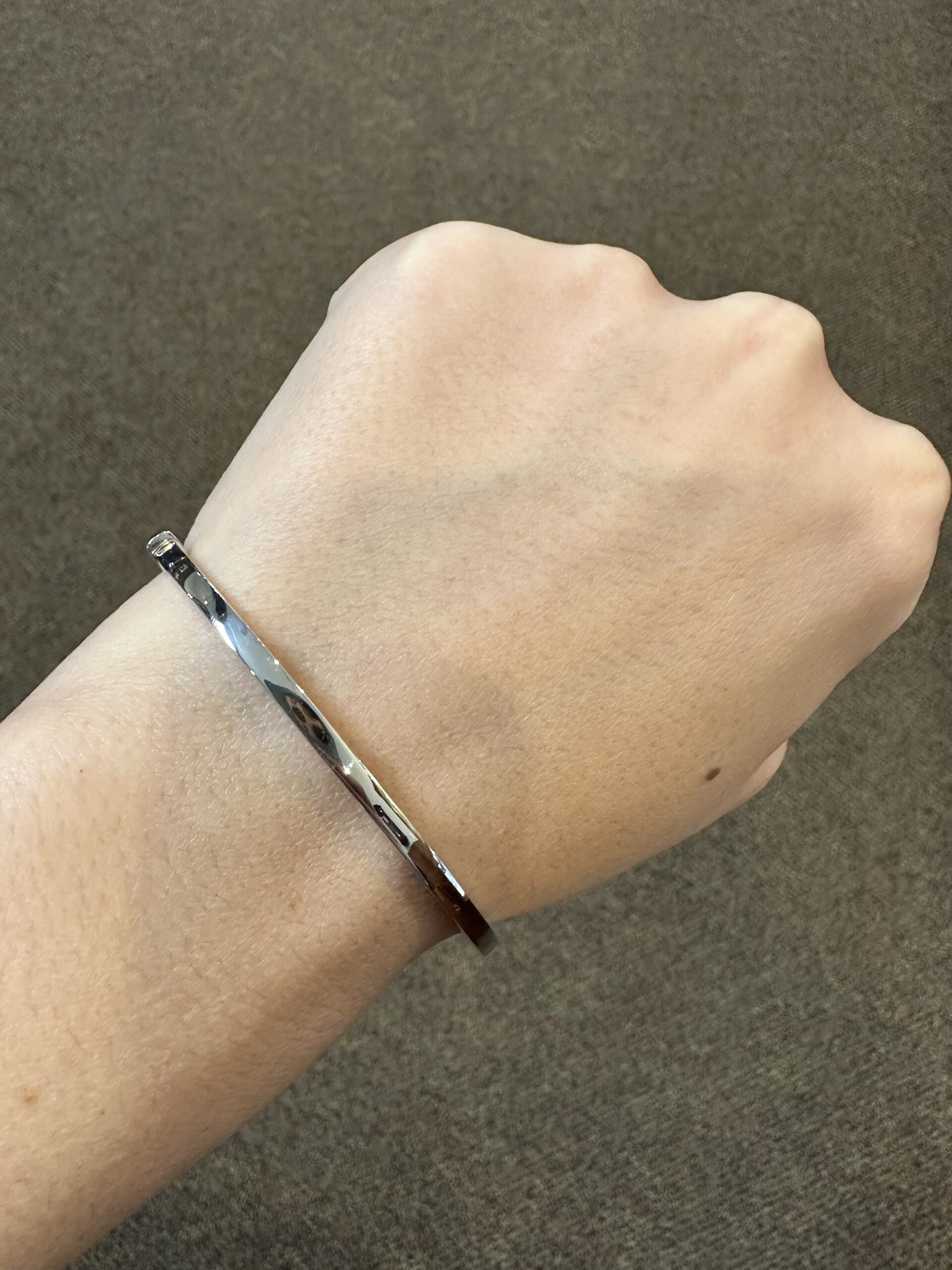 18k White Gold 3 MM Oval Shaped, Hinged Bangle Bracelet - Image 21