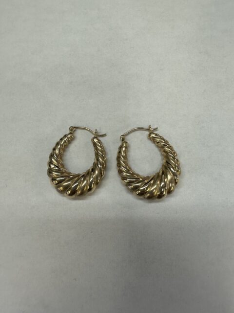 14k Yellow Gold Shrimp Style Oval Hoop Earrings