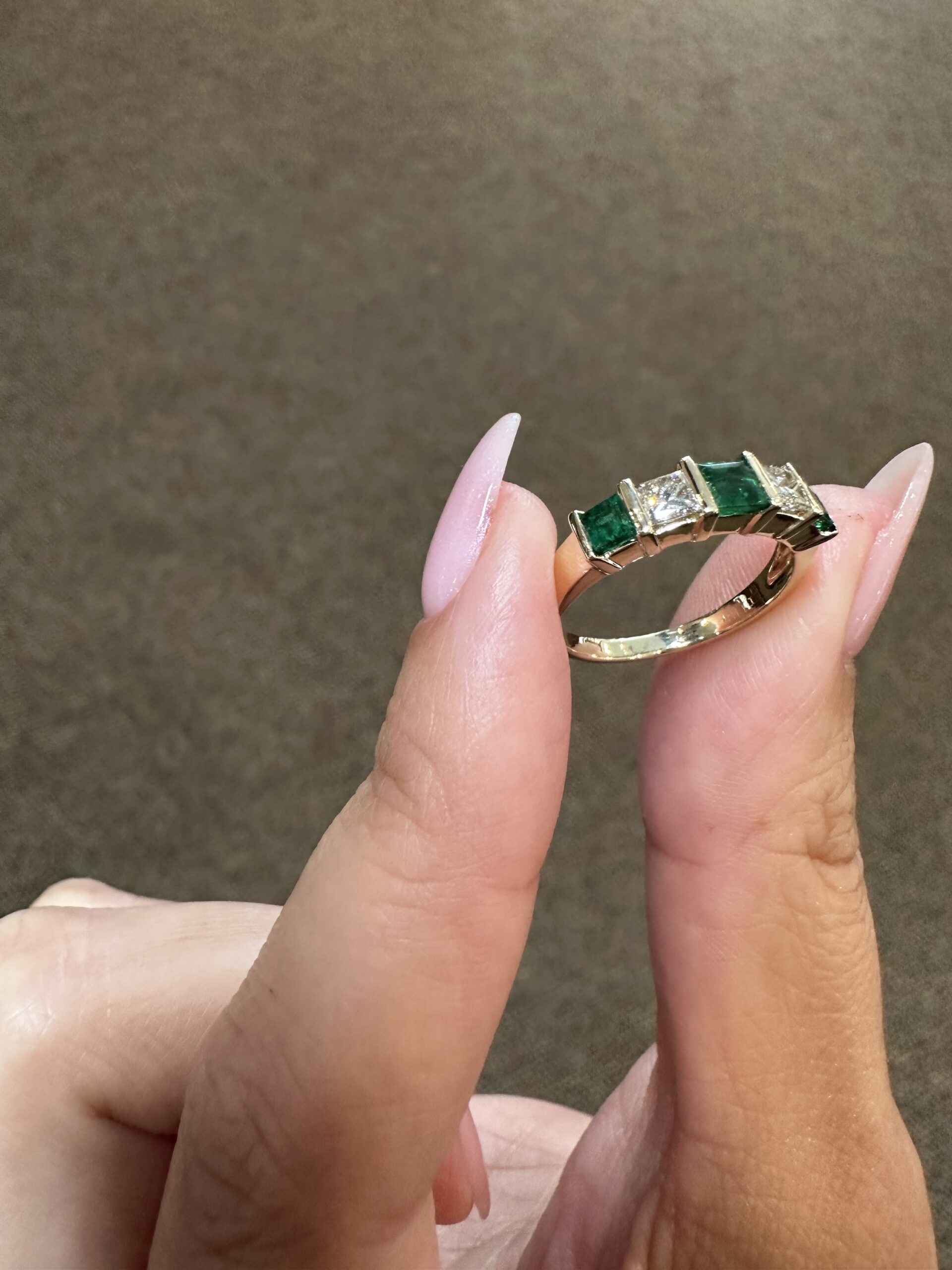 Vintage 14k Yellow Gold Genuine 1/2 Cttw Emerald & .40 Cttw Diamond Band - Image 11