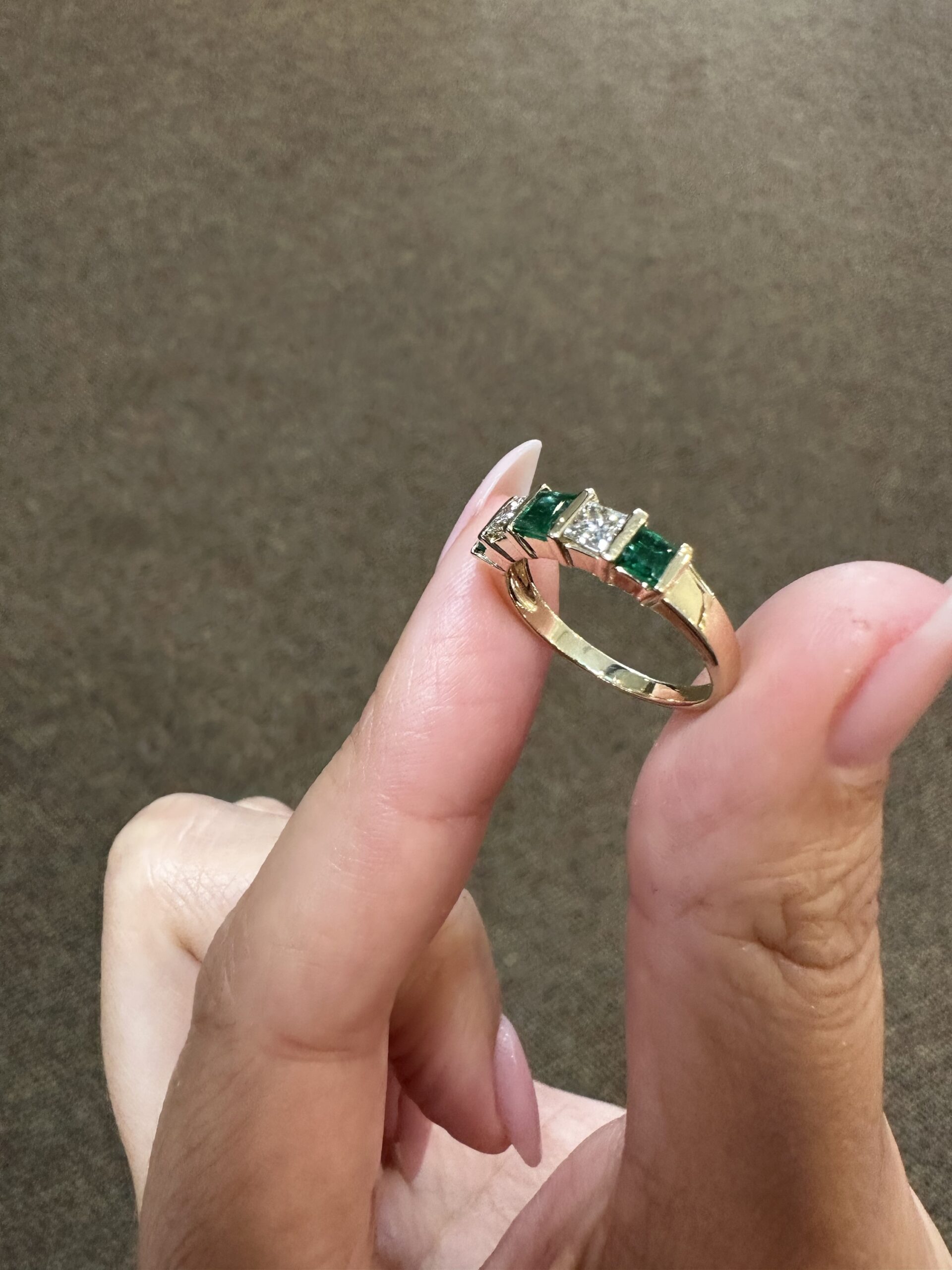 Vintage 14k Yellow Gold Genuine 1/2 Cttw Emerald & .40 Cttw Diamond Band - Image 10