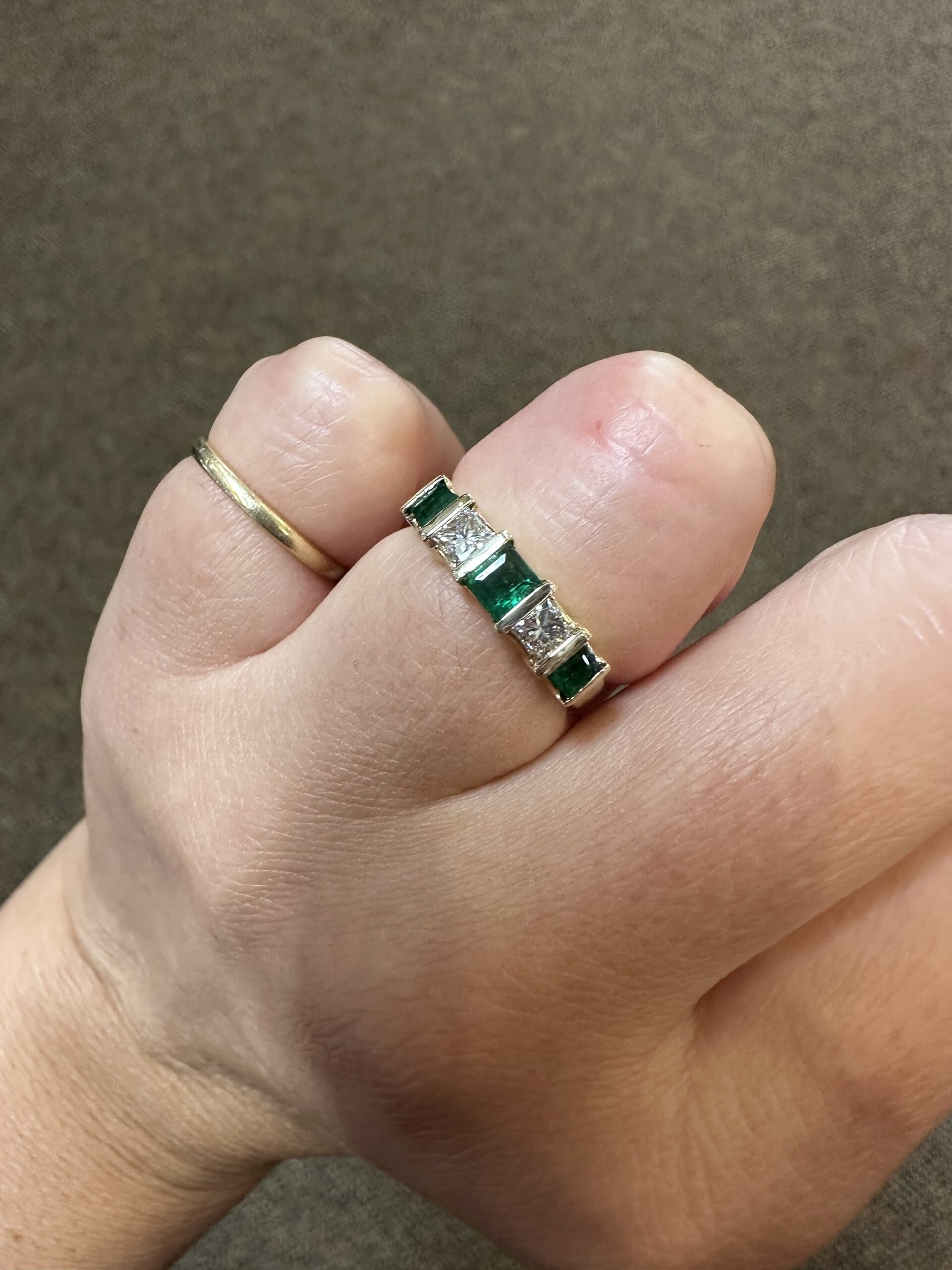 Vintage 14k Yellow Gold Genuine 1/2 Cttw Emerald & .40 Cttw Diamond Band - Image 13