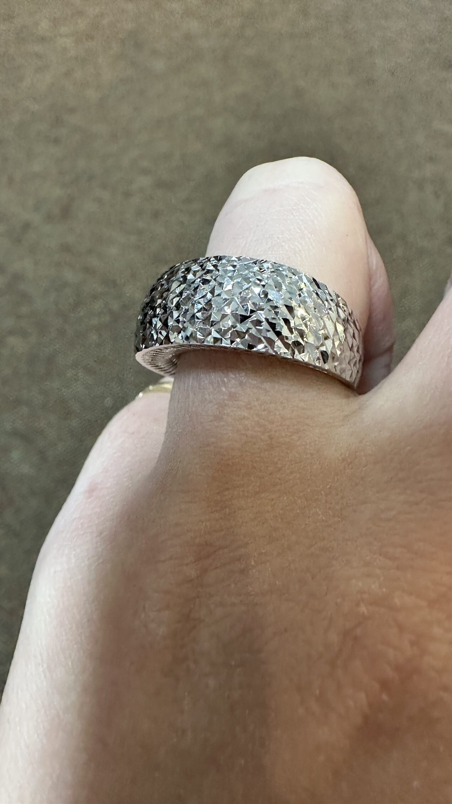 18k White Gold Textured Wide Band Ring - Image 11