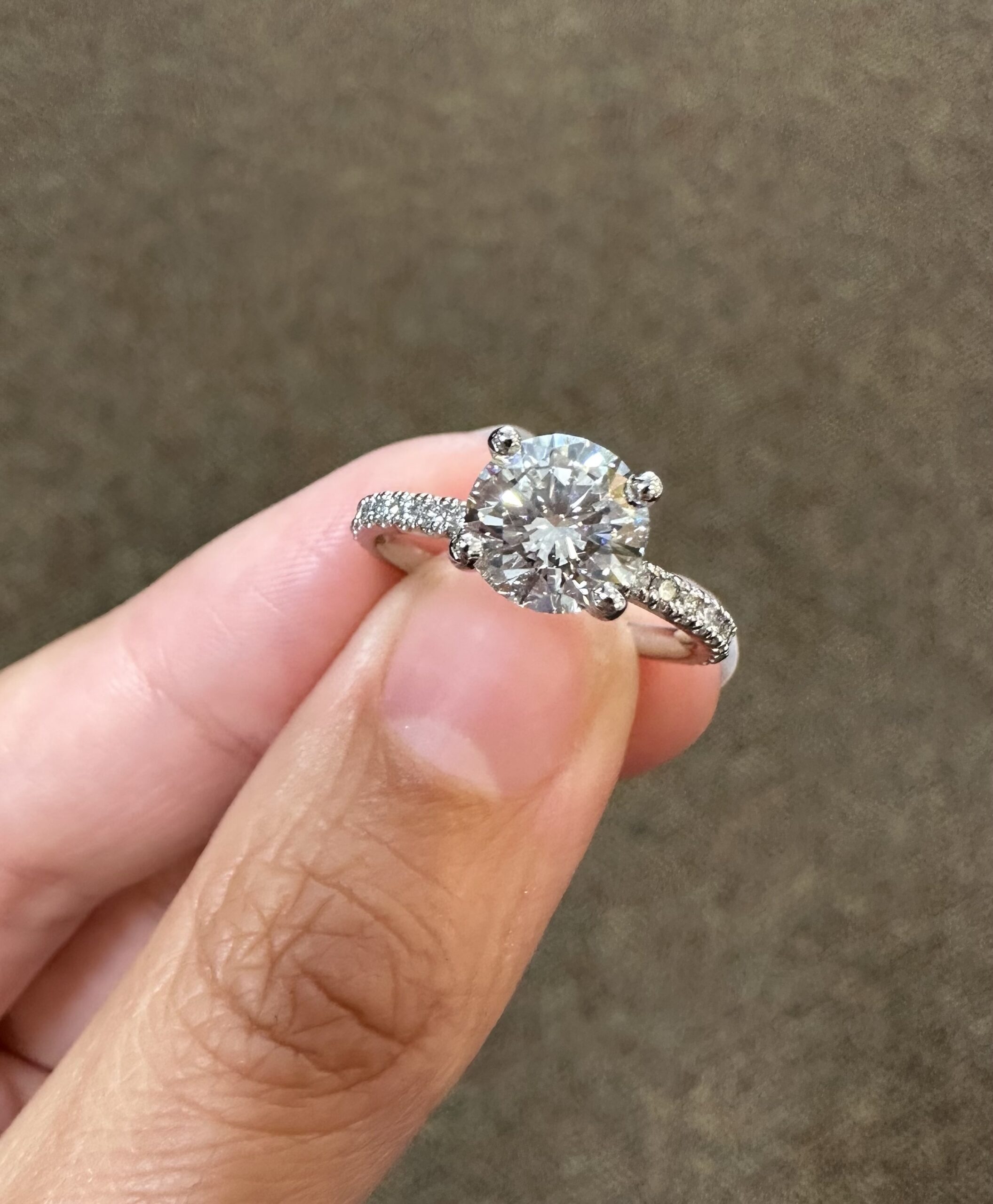 Platinum GIA Certified 1.51 Carat Round Brilliant Cut Diamond Solitaire - Image 4