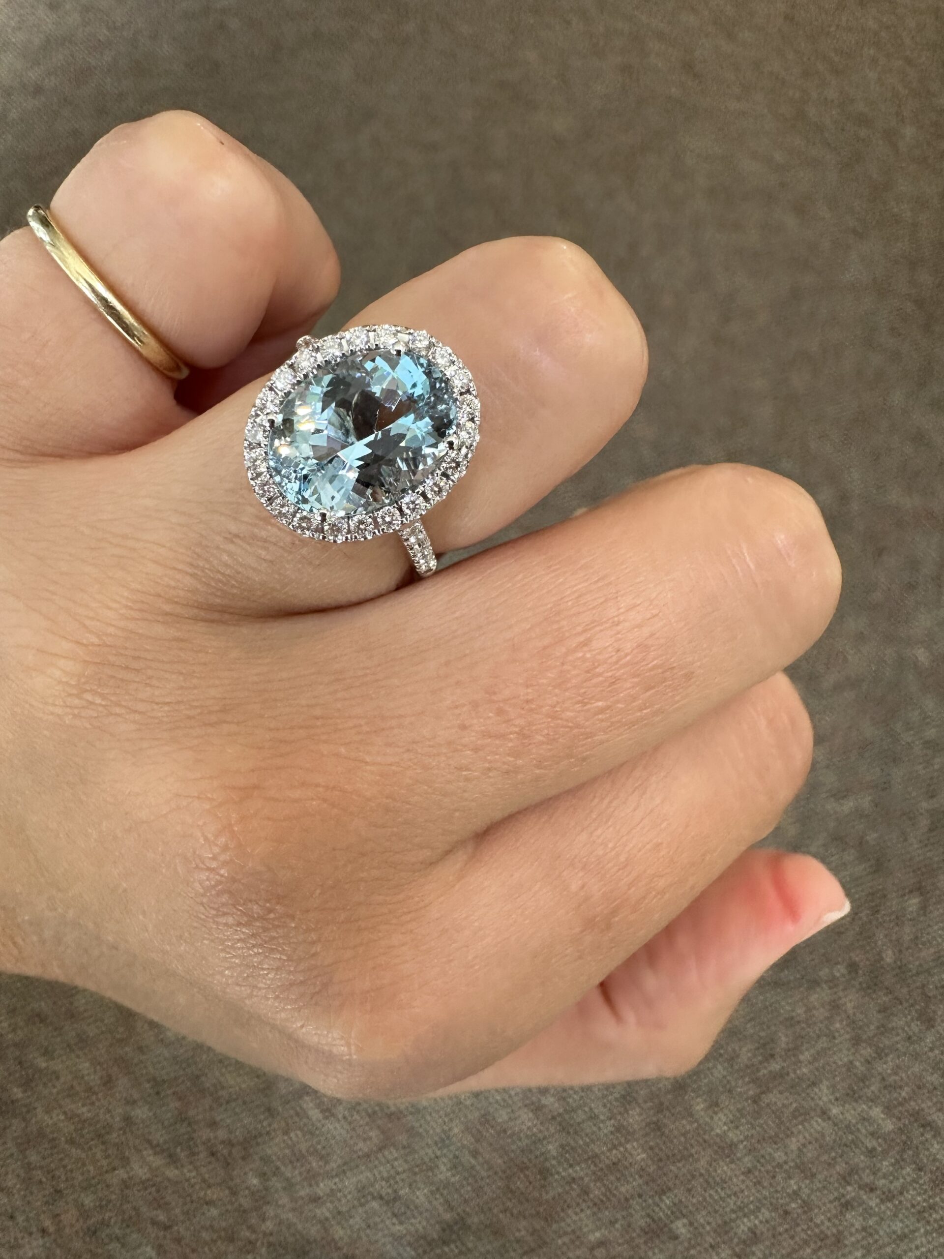 14k White Gold Genuine 3.82 Carat Aquamarine & Diamond Halo Ring - Image 31