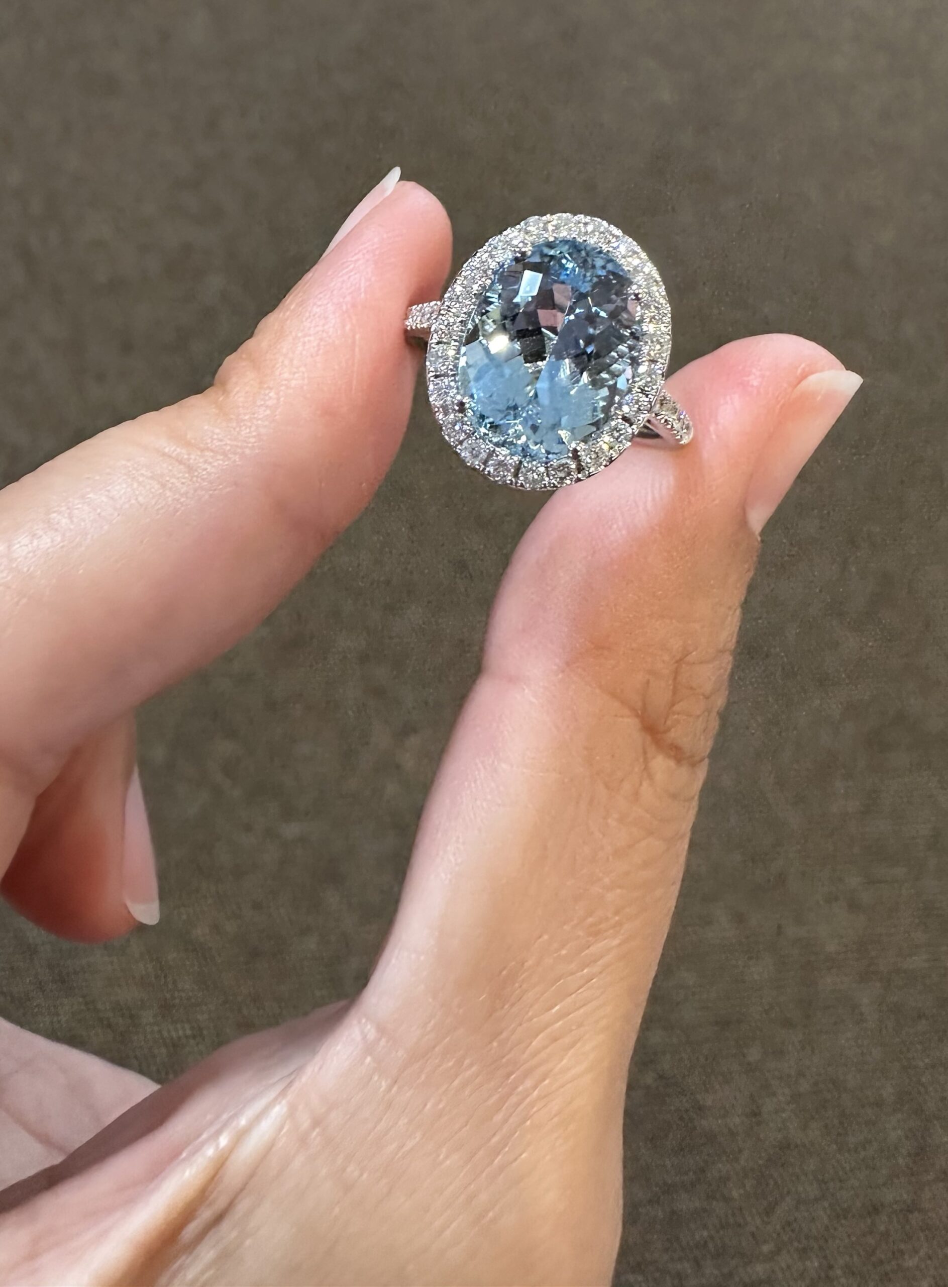 14k White Gold Genuine 3.82 Carat Aquamarine & Diamond Halo Ring - Image 33