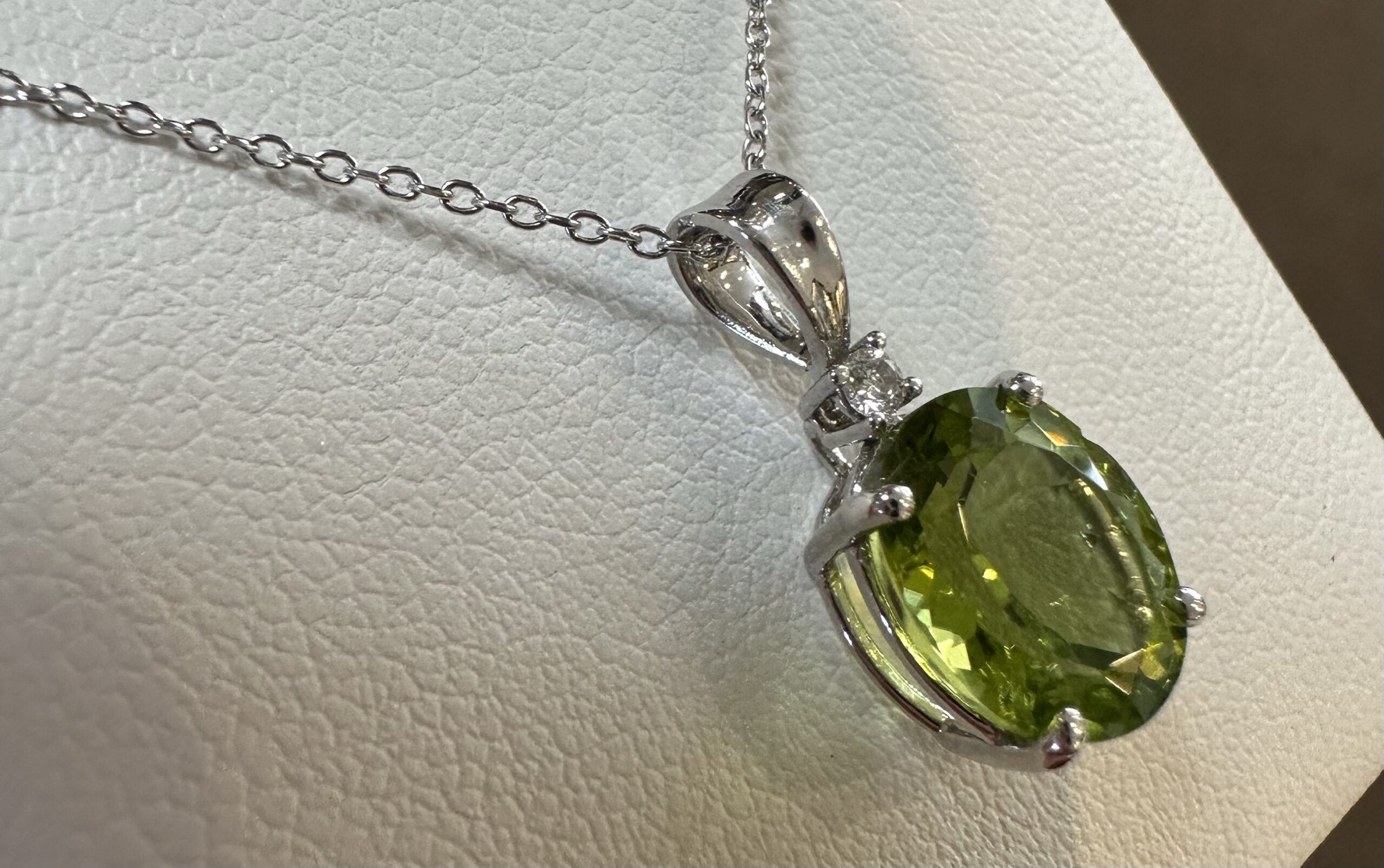 14k White Gold Genuine 2.73 Carat Peridot & Diamond Pendant - Image 21