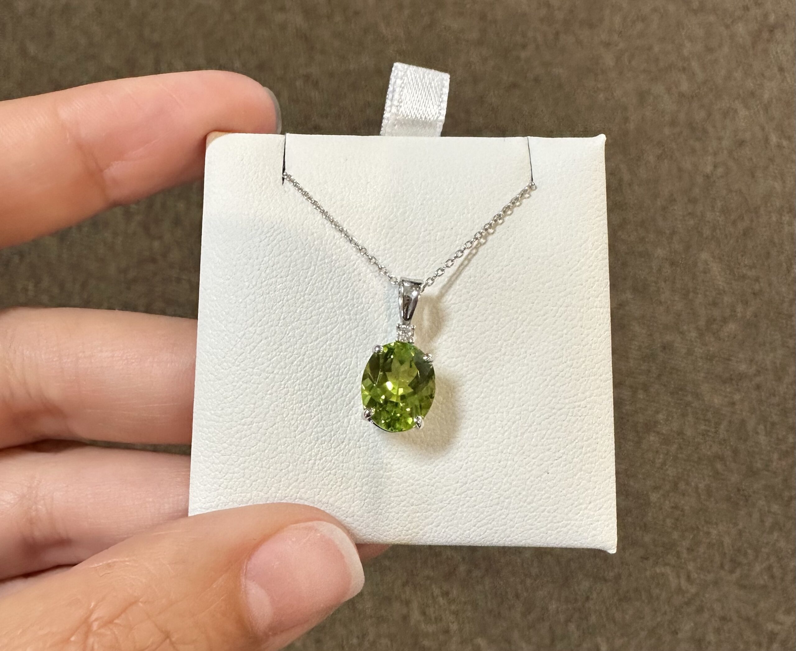 14k White Gold Genuine 2.73 Carat Peridot & Diamond Pendant - Image 17