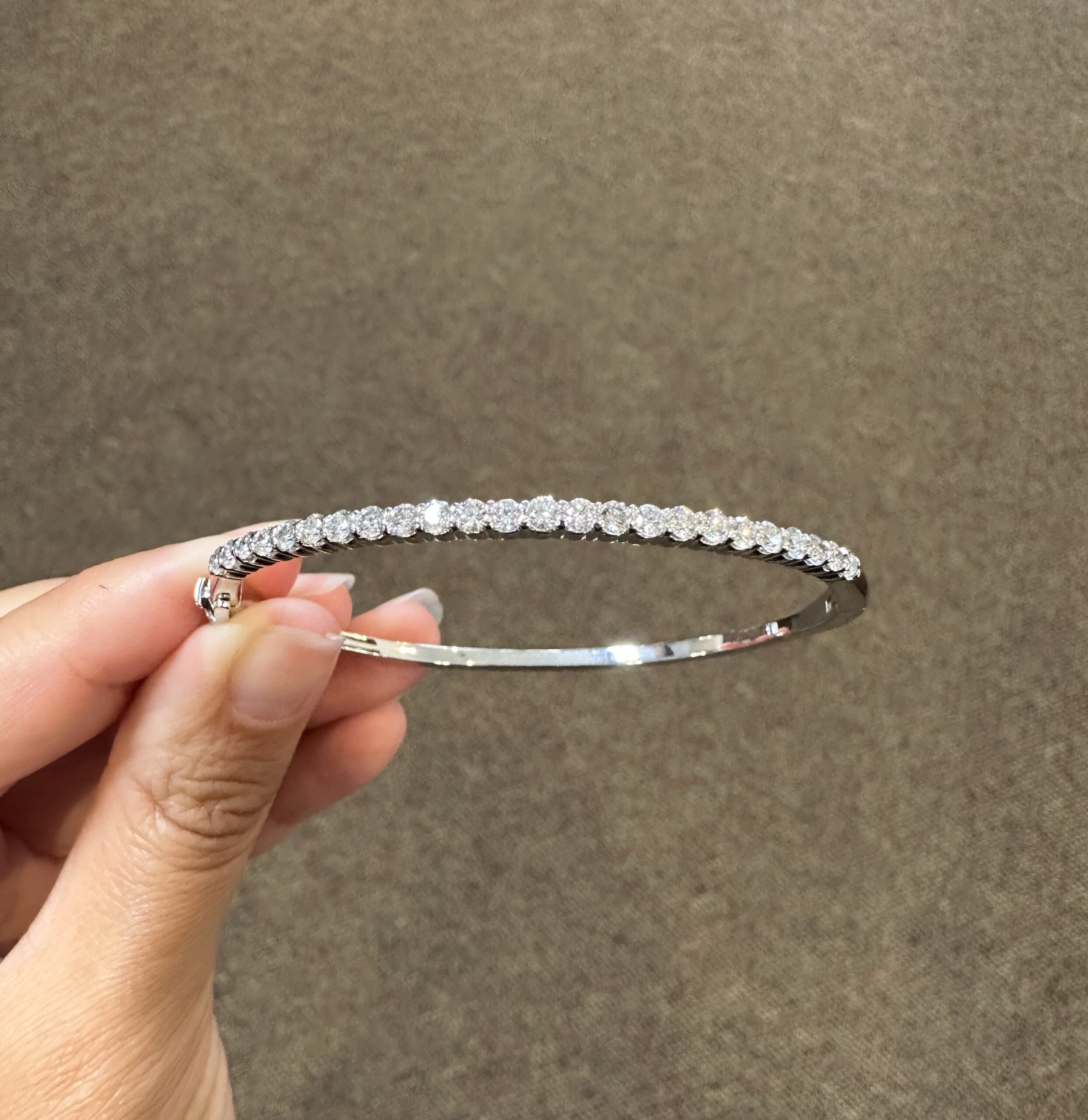 14k White Gold Genuine 1.60 Cttw Round Brilliant Cut Diamond Bangle Bracelet - Image 39