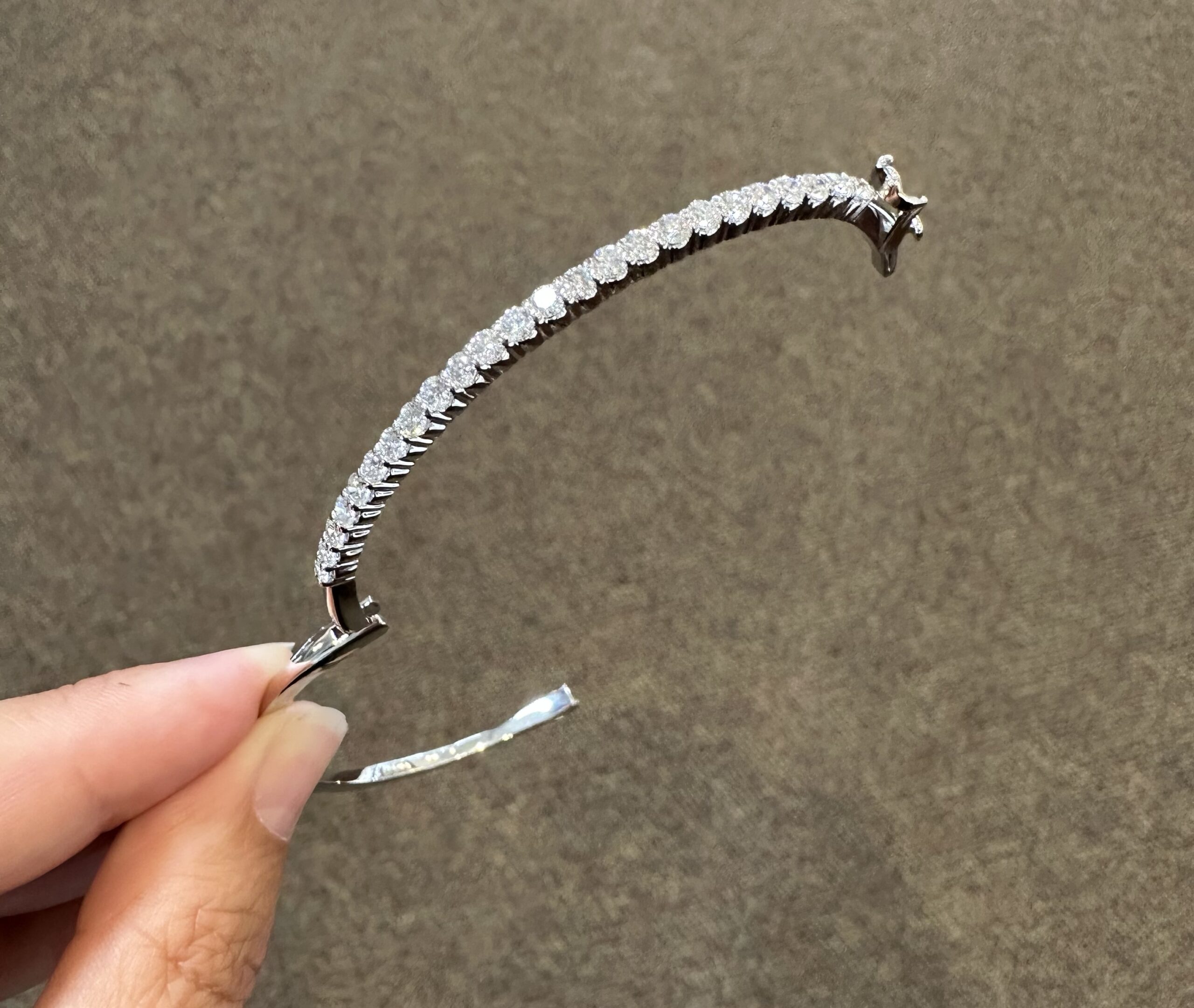 14k White Gold Genuine 1.60 Cttw Round Brilliant Cut Diamond Bangle Bracelet - Image 21