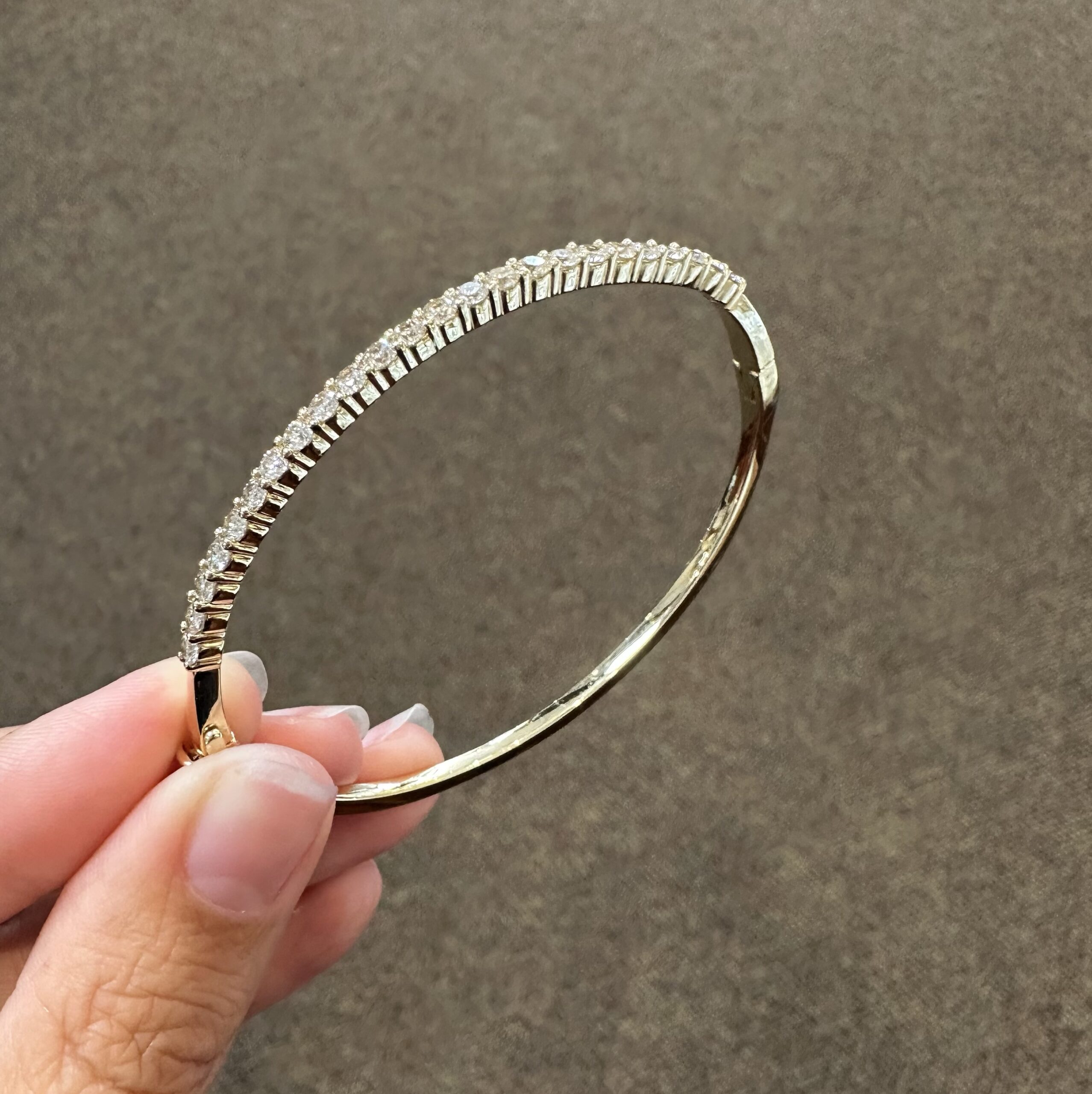 14k Yellow Gold Genuine 1.60 Cttw Round Brilliant Cut Diamond Bangle Bracelet - Image 5