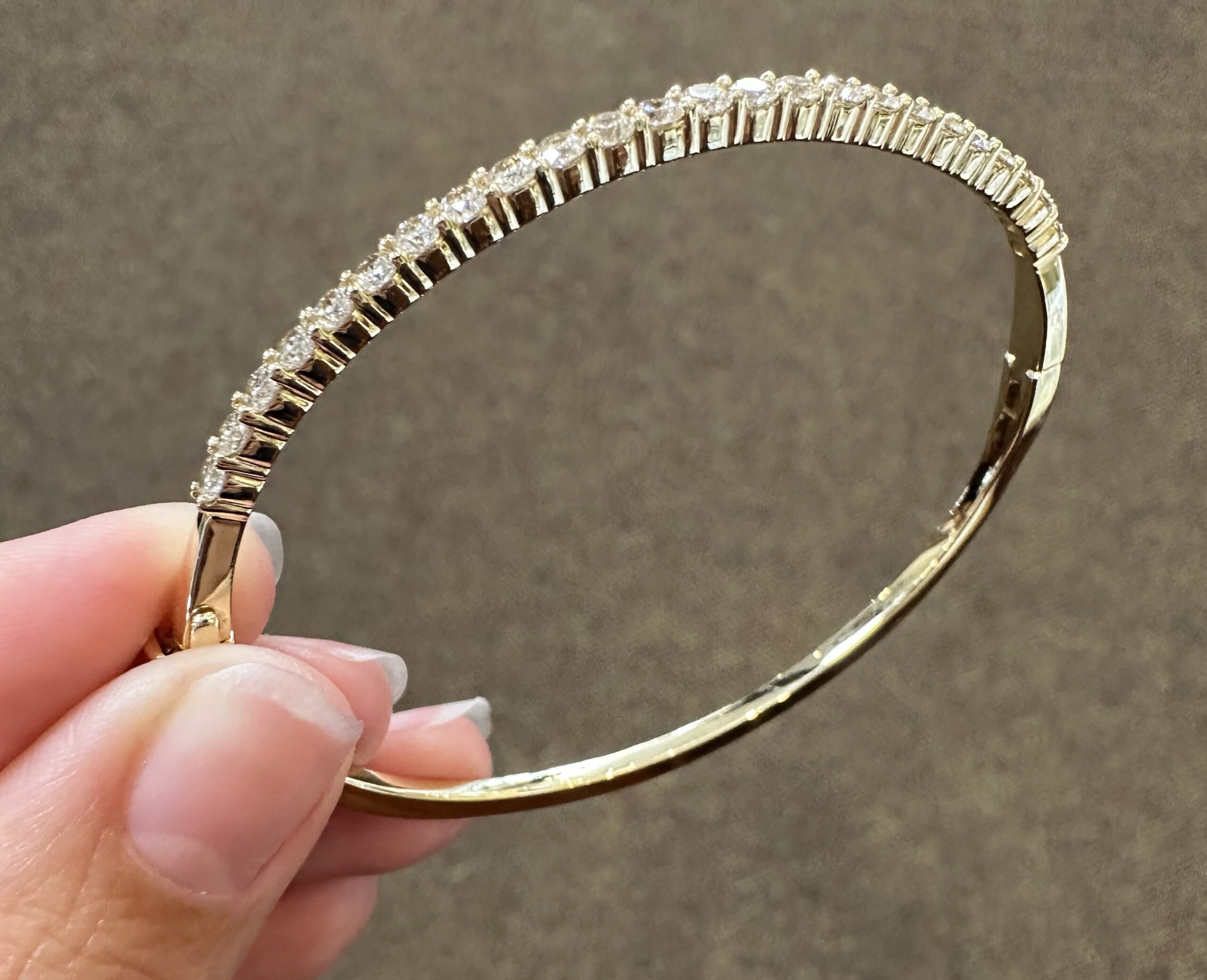 14k Yellow Gold Genuine 1.60 Cttw Round Brilliant Cut Diamond Bangle Bracelet - Image 8