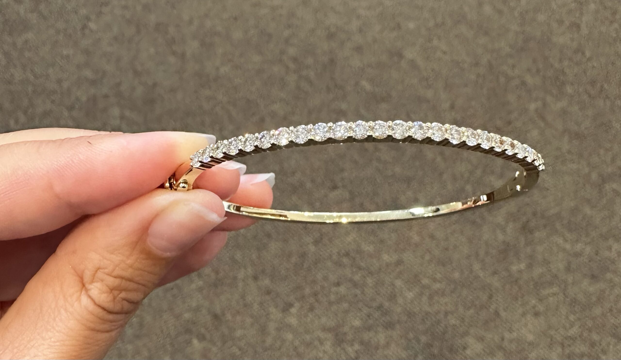 14k Yellow Gold Genuine 1.60 Cttw Round Brilliant Cut Diamond Bangle Bracelet - Image 10