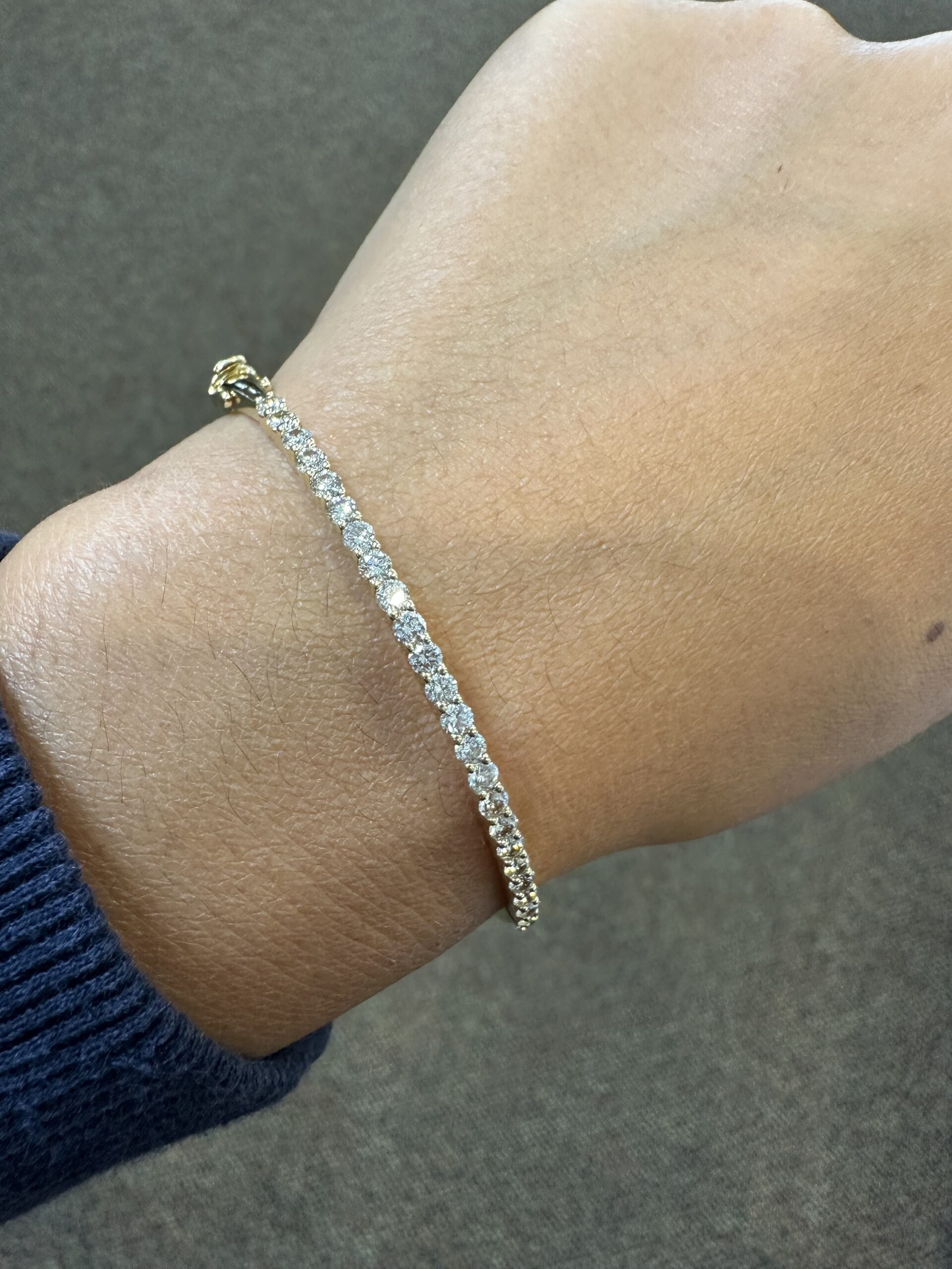 14k Yellow Gold Genuine 1.60 Cttw Round Brilliant Cut Diamond Bangle Bracelet - Image 17