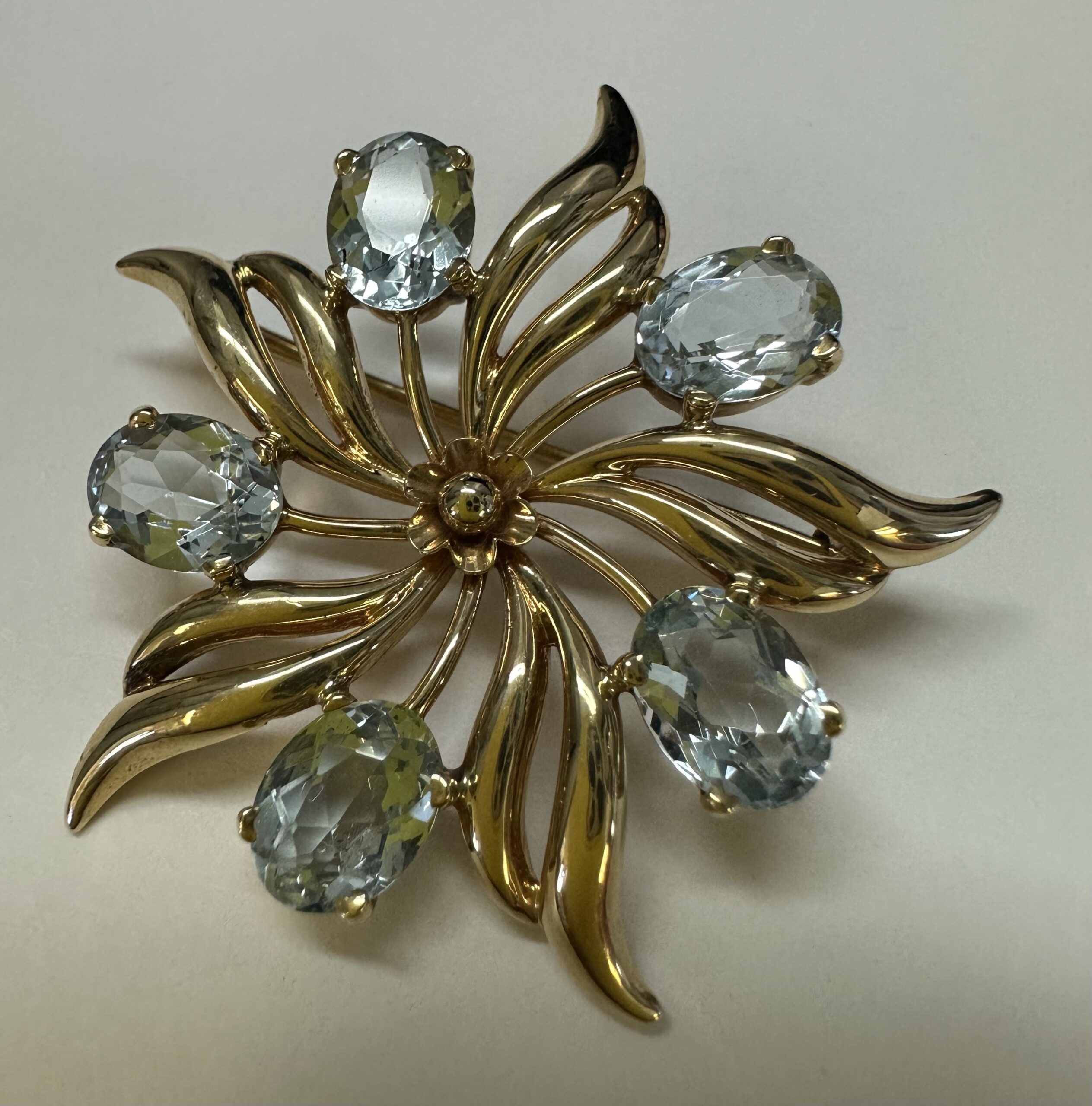 Antique 14k Yellow Gold Genuine Aquamarine Pinwheel Brooch - Image 12