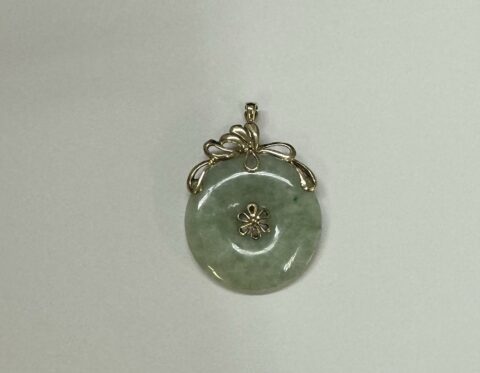 Vintage 14k Yellow Gold Genuine Jade Pendant
