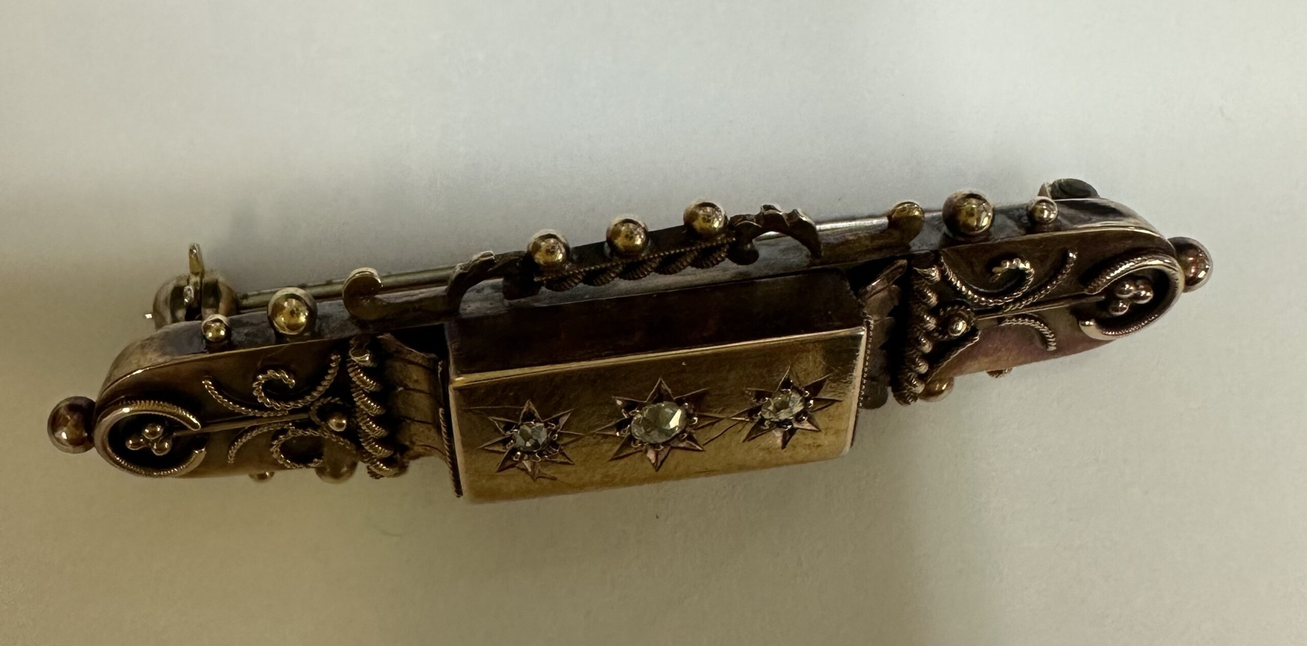 Antique 15k Yellow Gold Etruscan Motif Genuine Diamond Bar Pin - Image 13