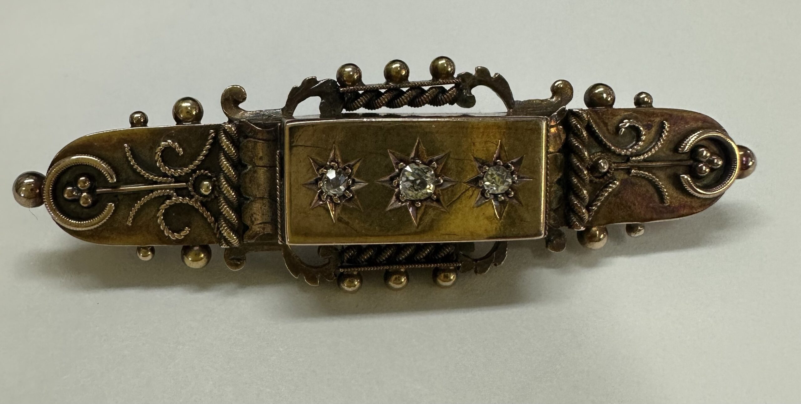 Antique 15k Yellow Gold Etruscan Motif Genuine Diamond Bar Pin - Image 10