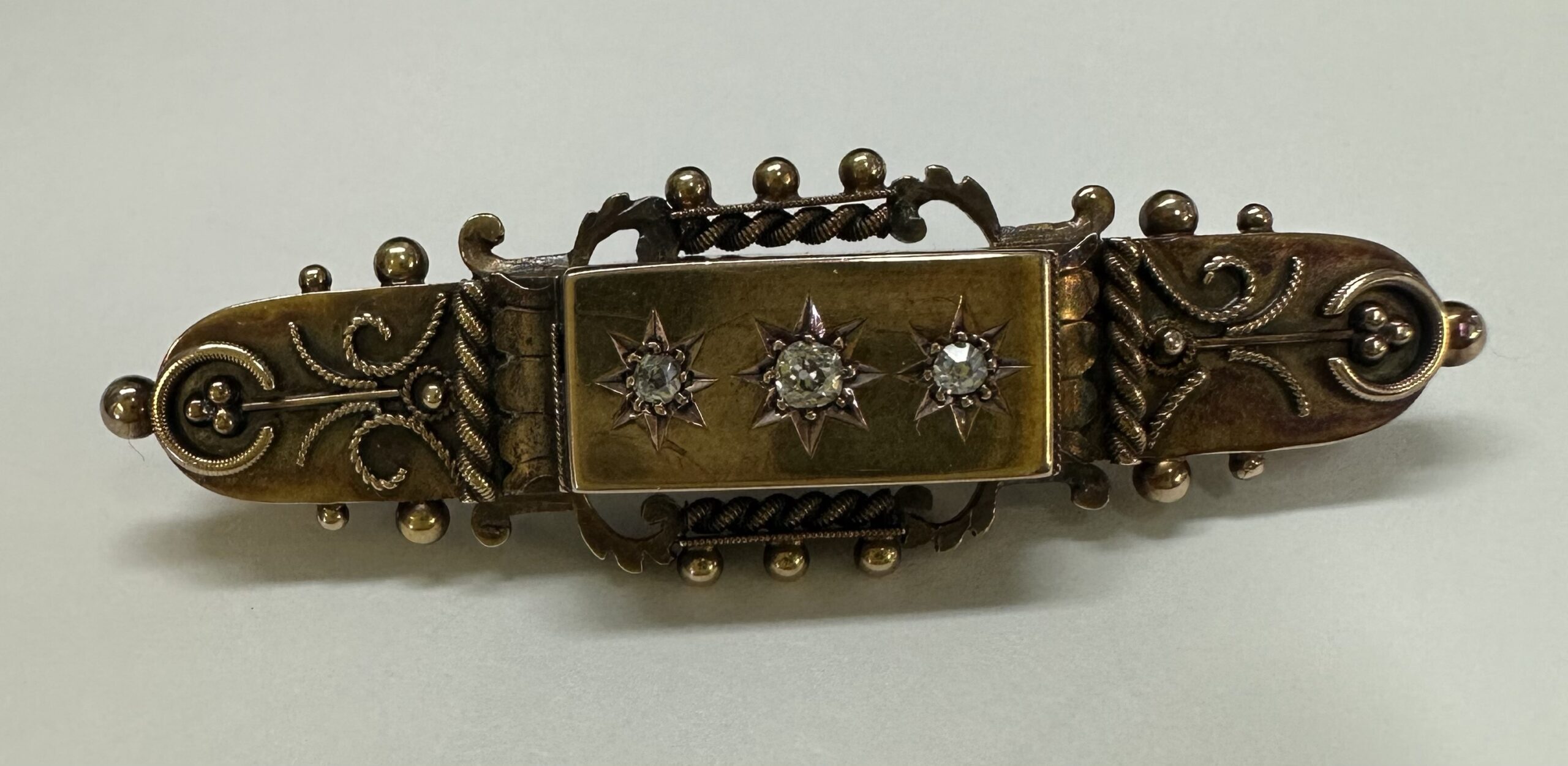 Antique 15k Yellow Gold Etruscan Motif Genuine Diamond Bar Pin - Image 8