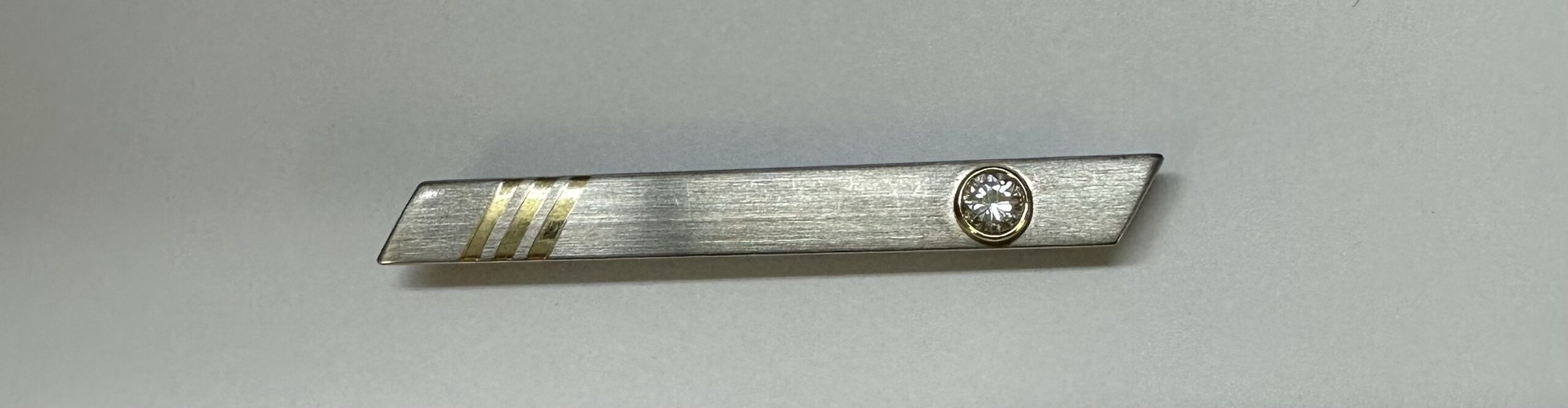 Platinum & 18k Yellow Gold Bar Pin With Genuine .20 Cttw Diamond Accent - Image 4