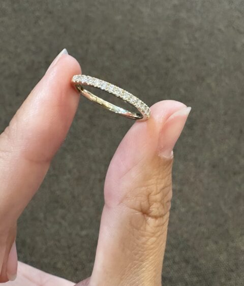 14k Yellow Gold 17 Stone Genuine .25 Cttw Round Brilliant Cut Diamond Low-Profile Band