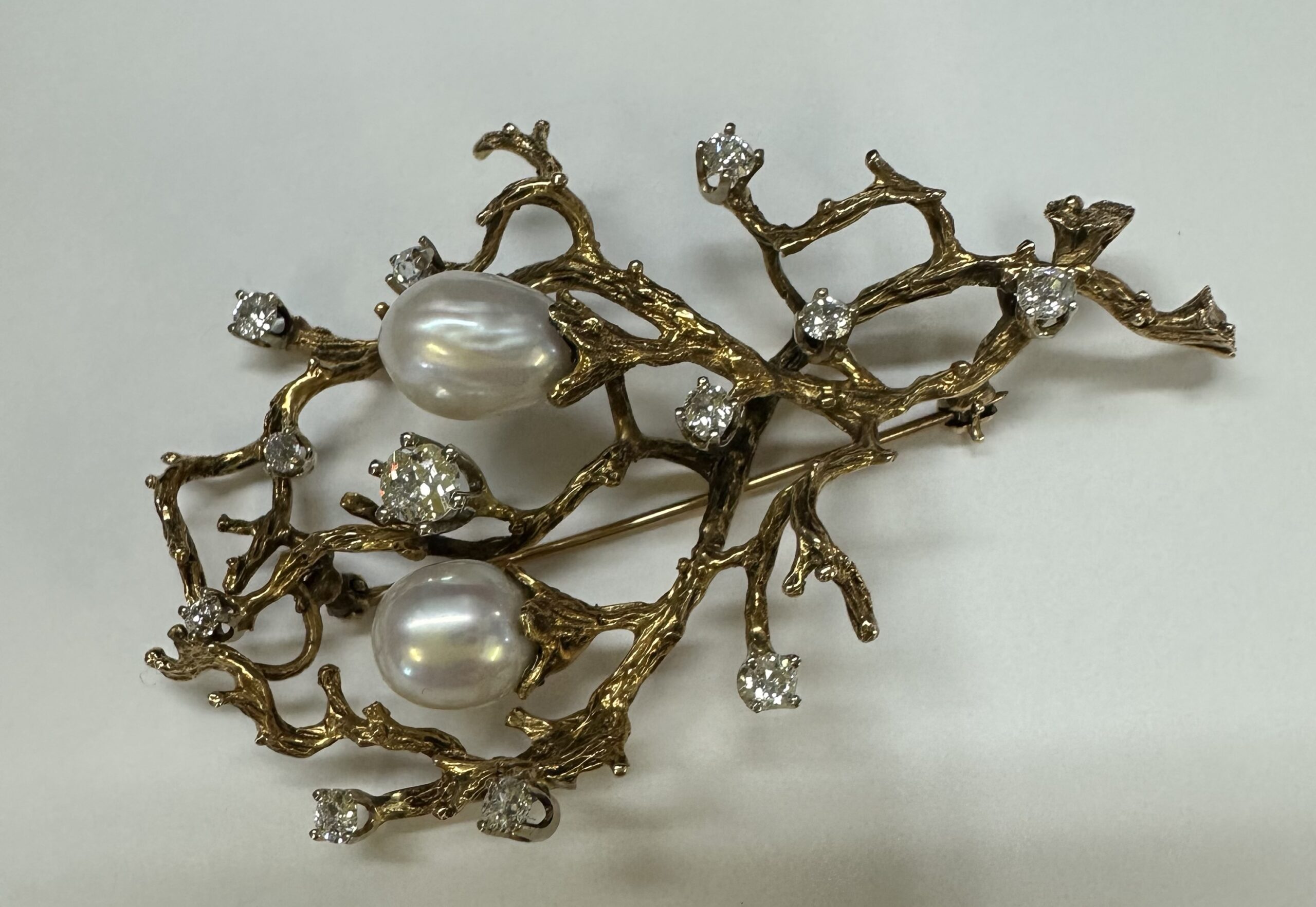Antique 14k Yellow Gold Baroque Pearl & 1.35 Cttw Diamond Brooch Of A Coral Branch Motif - Image 5