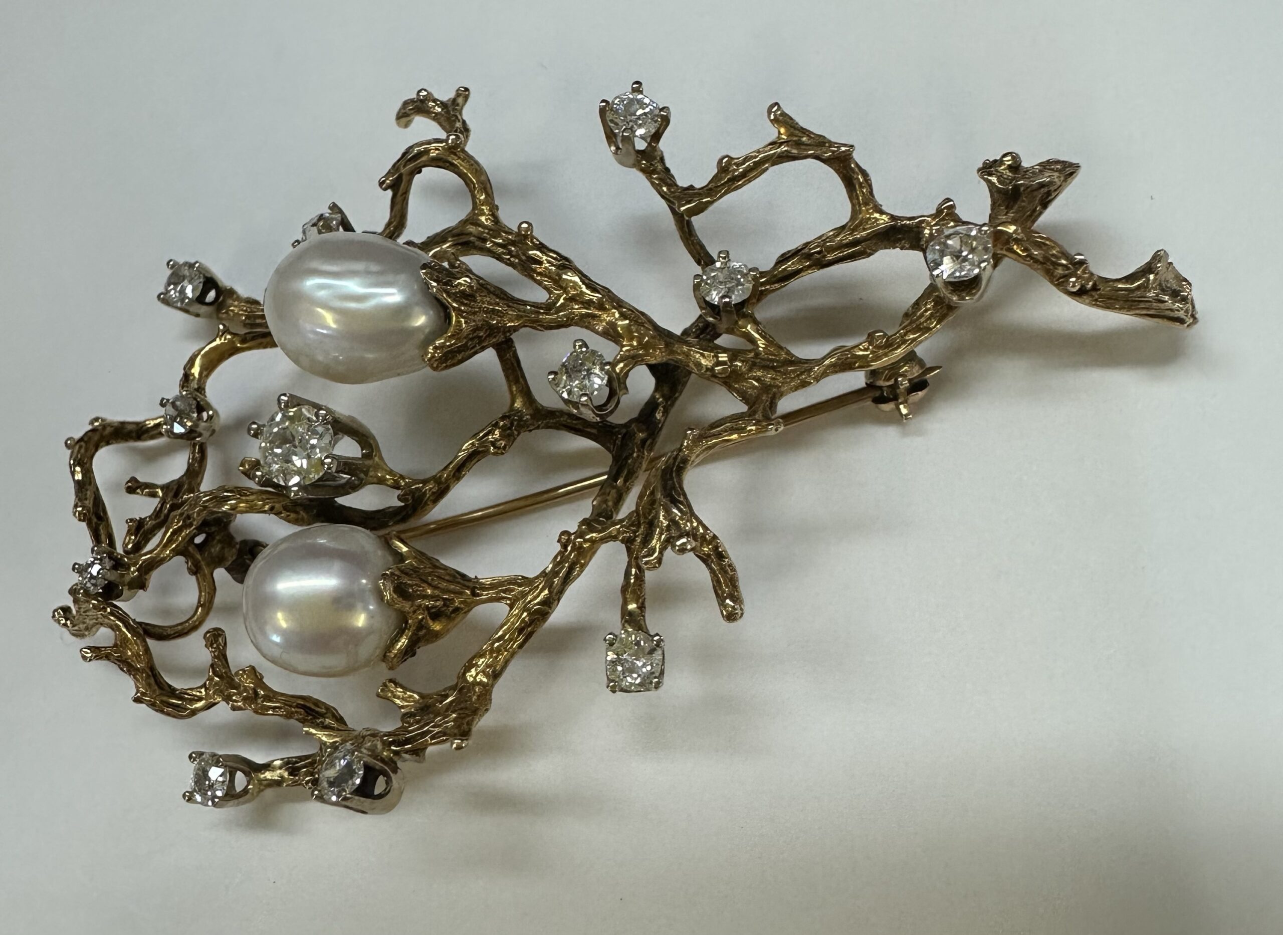 Antique 14k Yellow Gold Baroque Pearl & 1.35 Cttw Diamond Brooch Of A Coral Branch Motif - Image 6