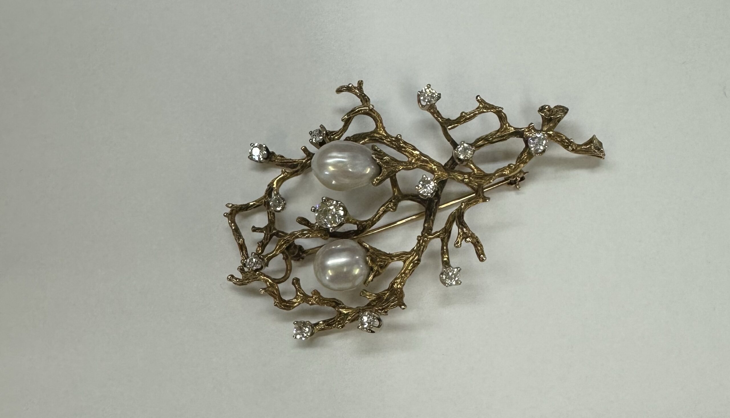 Antique 14k Yellow Gold Baroque Pearl & 1.35 Cttw Diamond Brooch Of A Coral Branch Motif - Image 11