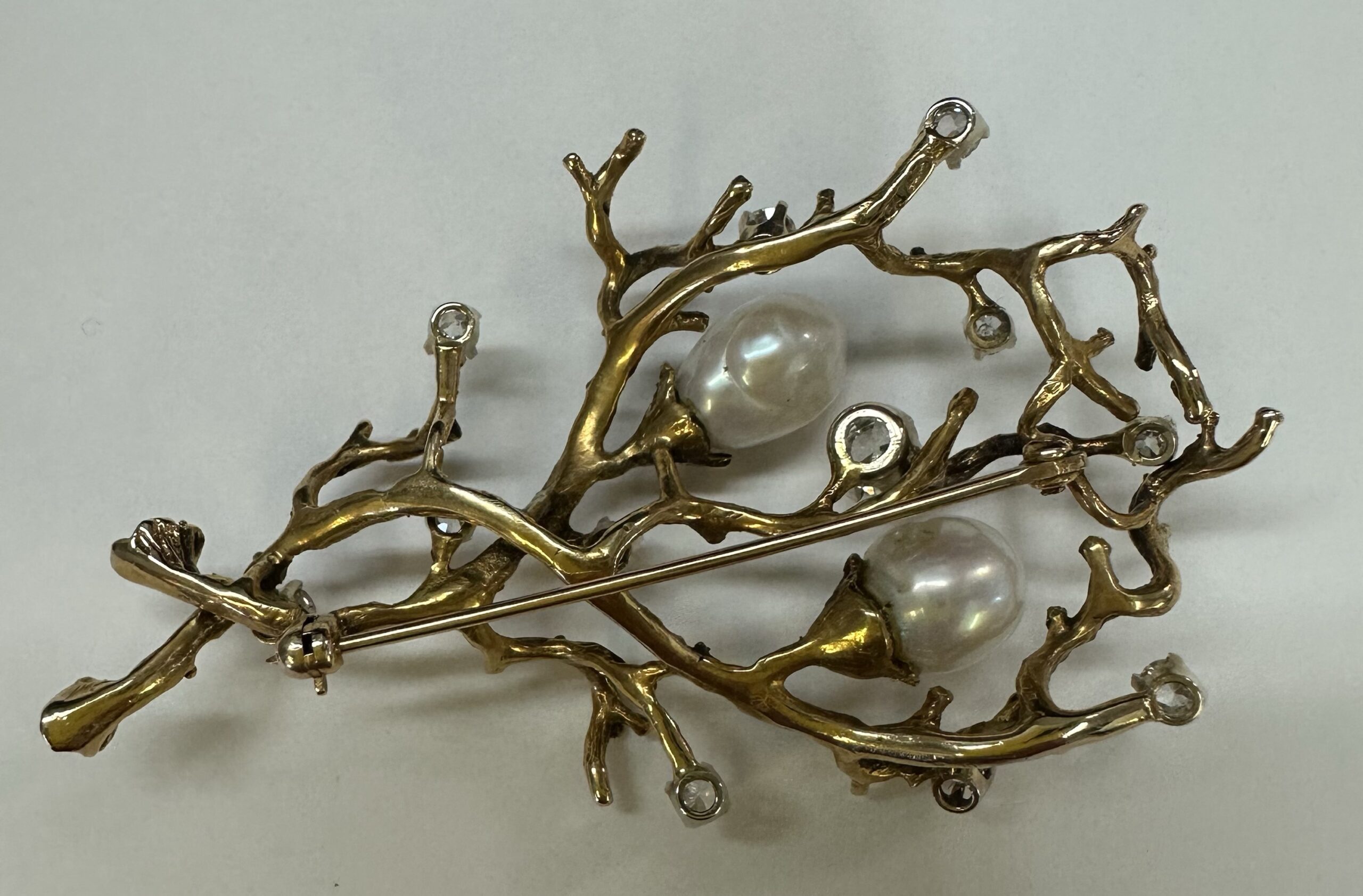 Antique 14k Yellow Gold Baroque Pearl & 1.35 Cttw Diamond Brooch Of A Coral Branch Motif - Image 19