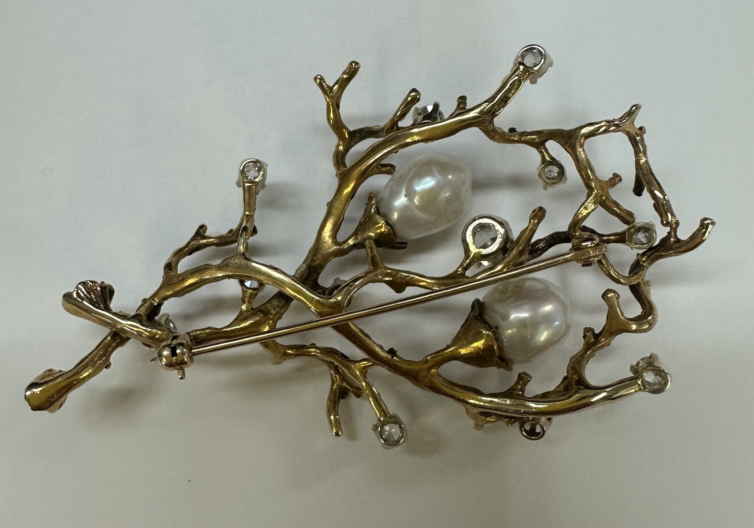 Antique 14k Yellow Gold Baroque Pearl & 1.35 Cttw Diamond Brooch Of A Coral Branch Motif - Image 20