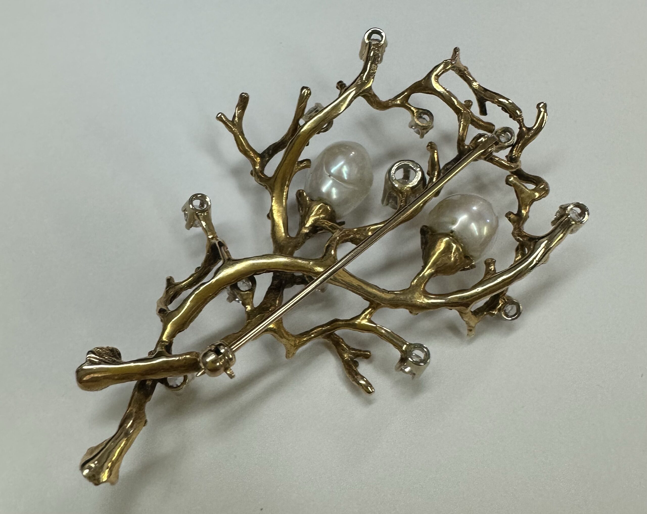 Antique 14k Yellow Gold Baroque Pearl & 1.35 Cttw Diamond Brooch Of A Coral Branch Motif - Image 21
