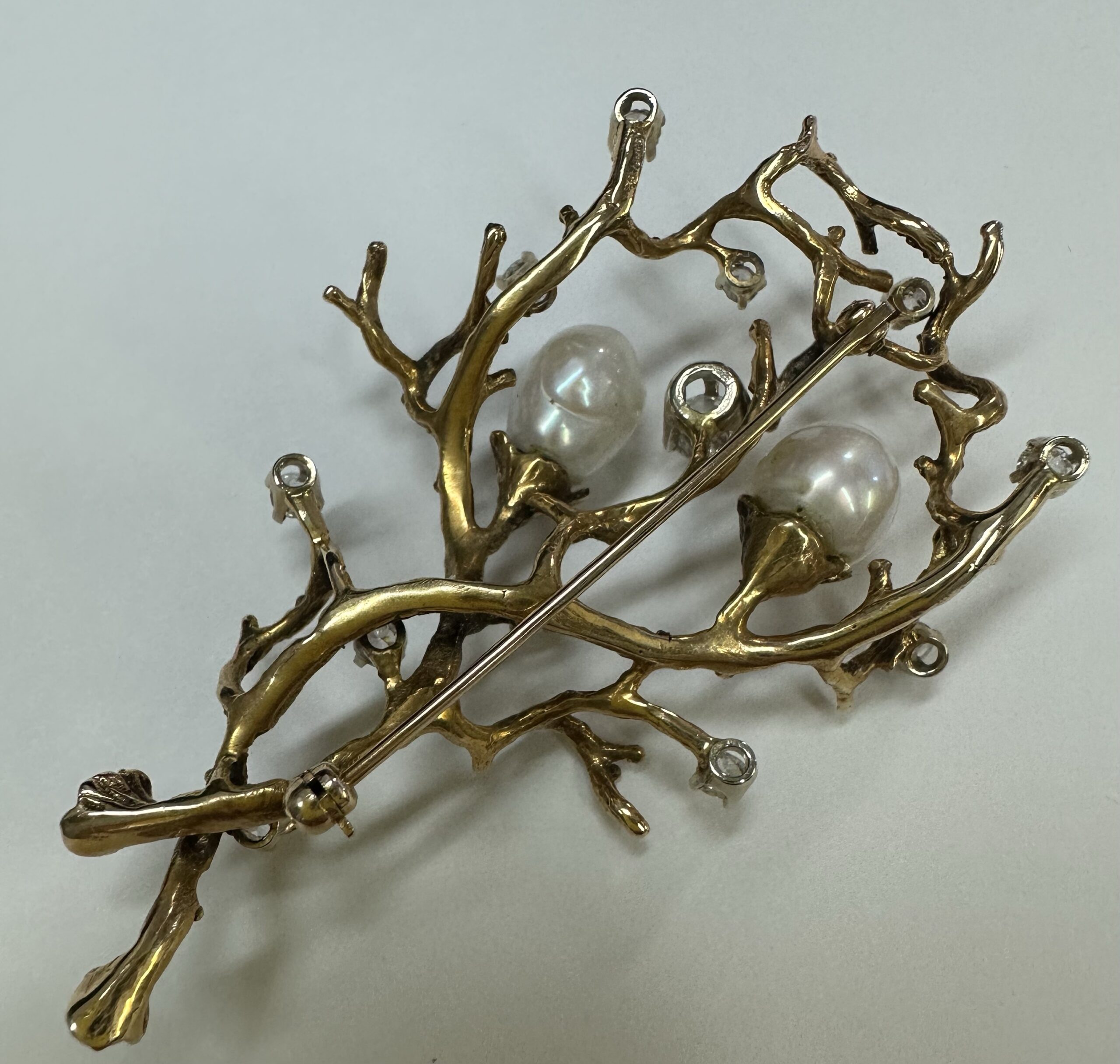 Antique 14k Yellow Gold Baroque Pearl & 1.35 Cttw Diamond Brooch Of A Coral Branch Motif - Image 23