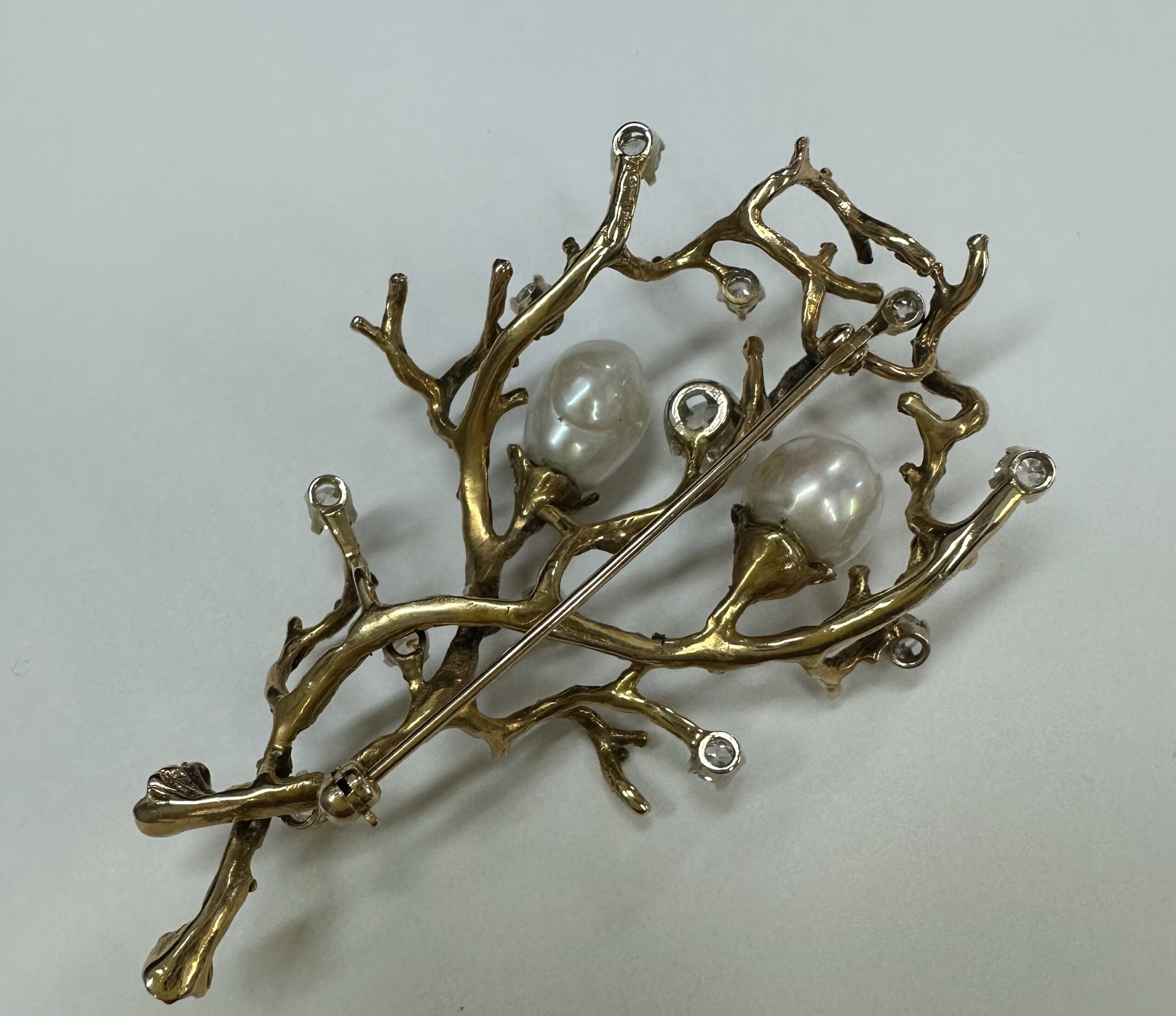 Antique 14k Yellow Gold Baroque Pearl & 1.35 Cttw Diamond Brooch Of A Coral Branch Motif - Image 22