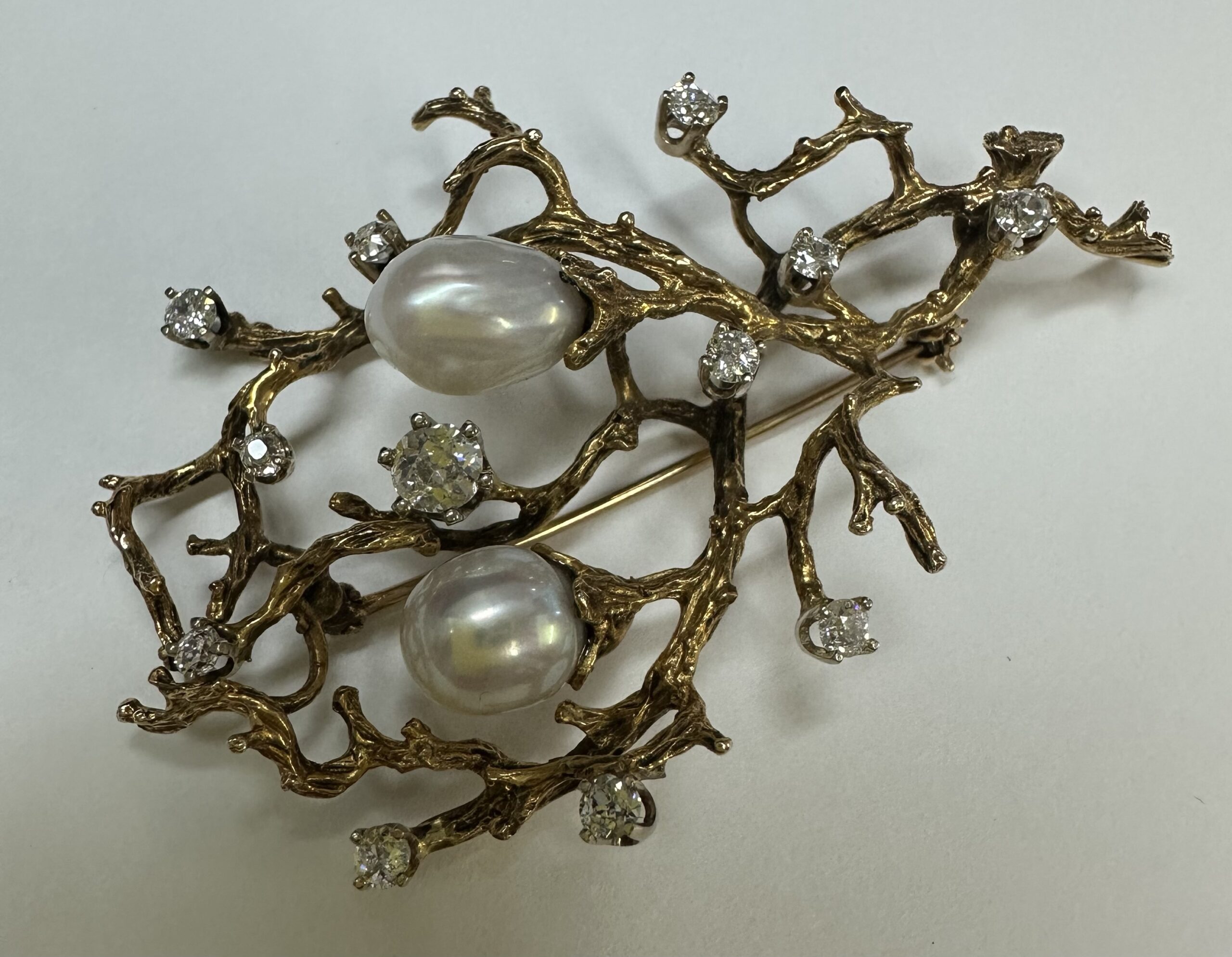 Antique 14k Yellow Gold Baroque Pearl & 1.35 Cttw Diamond Brooch Of A Coral Branch Motif - Image 17