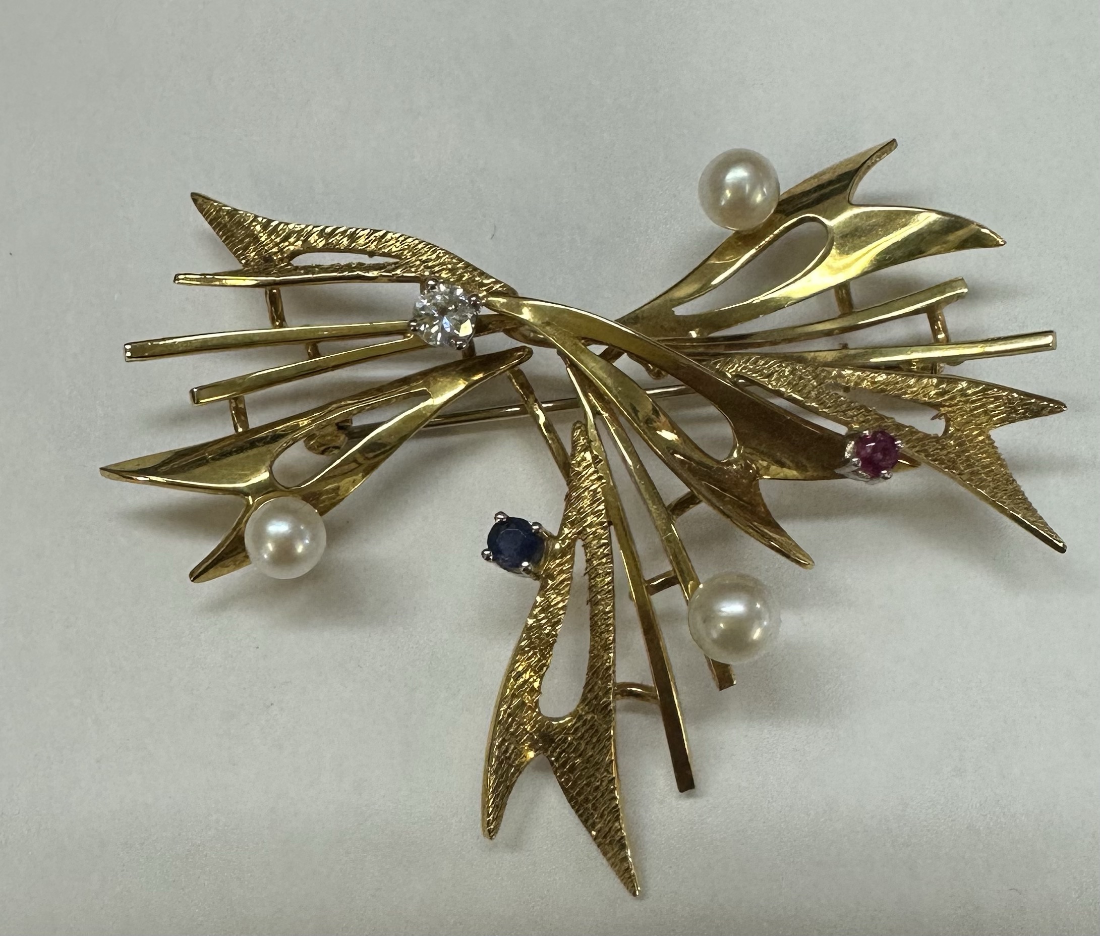 Vintage 18k Yellow Gold Bow Style Brooch With Genuine Gemstone Accents - Image 3