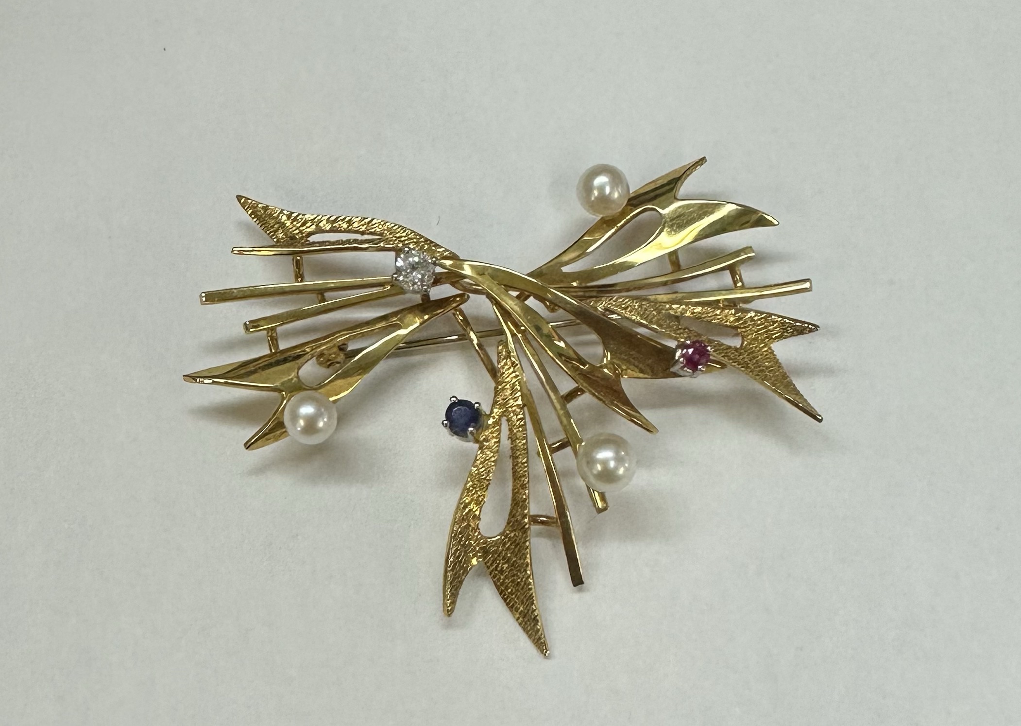 Vintage 18k Yellow Gold Bow Style Brooch With Genuine Gemstone Accents - Image 5