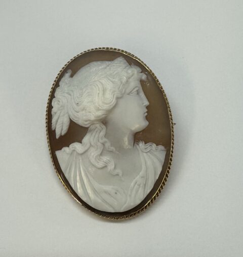 Vintage 14k Yellow Gold Carved Shell Cameo, 11.6 Grams