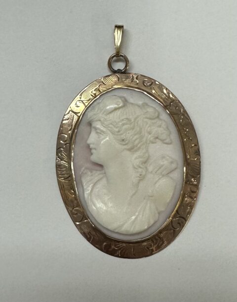 Antique 14k Yellow Gold Engraved Cameo Pendant