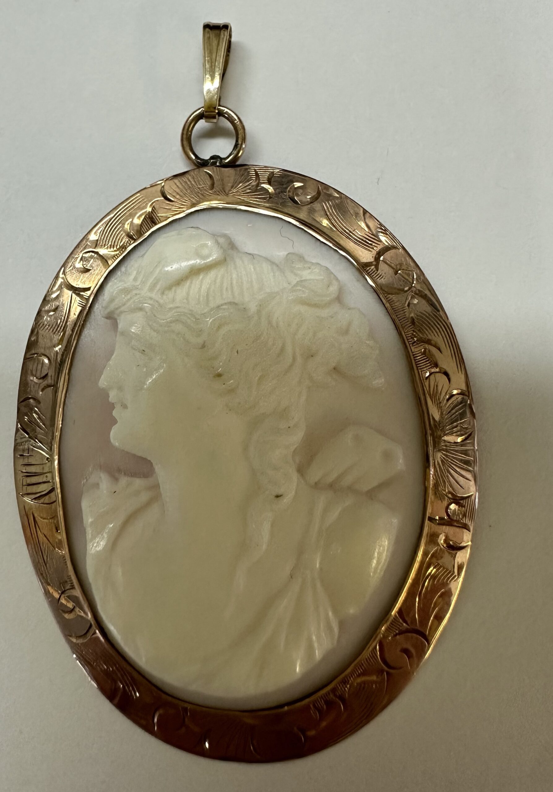 Antique 14k Yellow Gold Engraved Cameo Pendant - Image 3