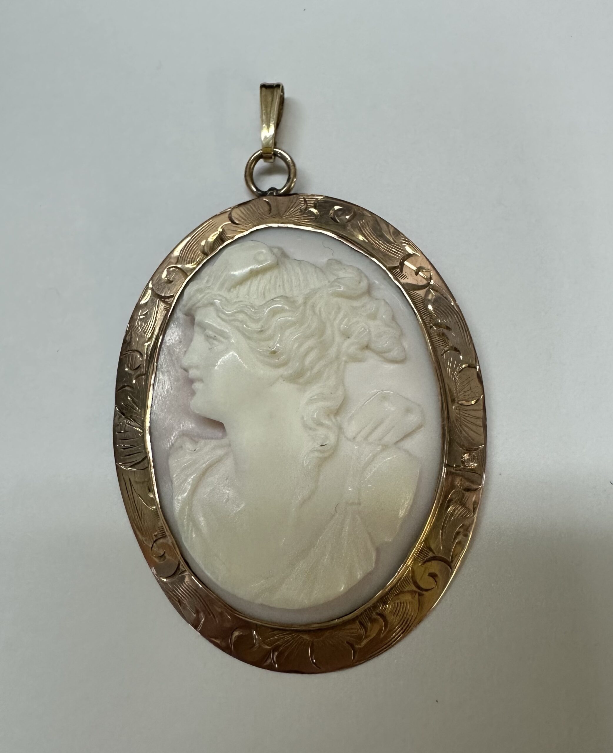 Antique 14k Yellow Gold Engraved Cameo Pendant - Image 8