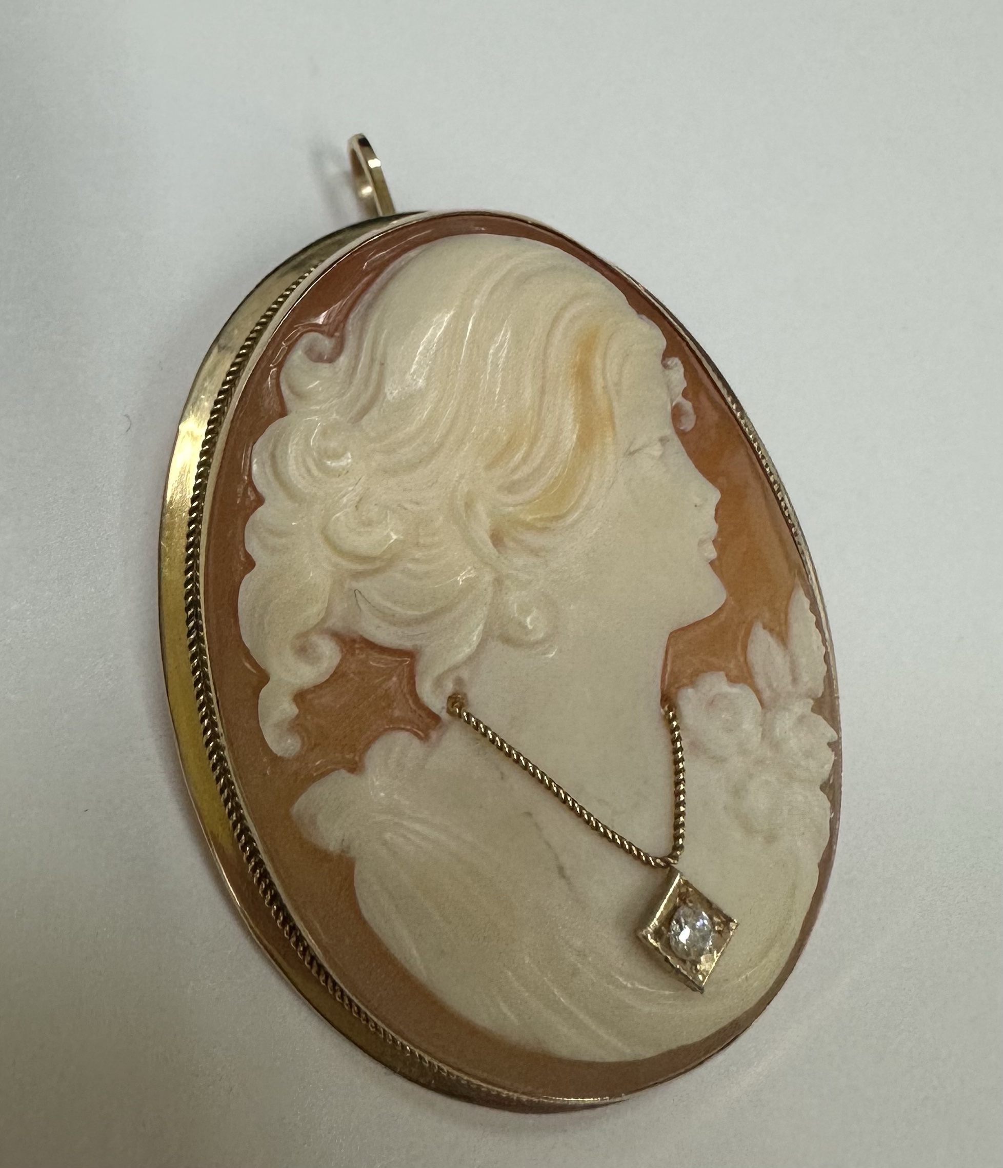 Vintage 14k Yellow Gold Cameo With Diamond Accent - Image 5
