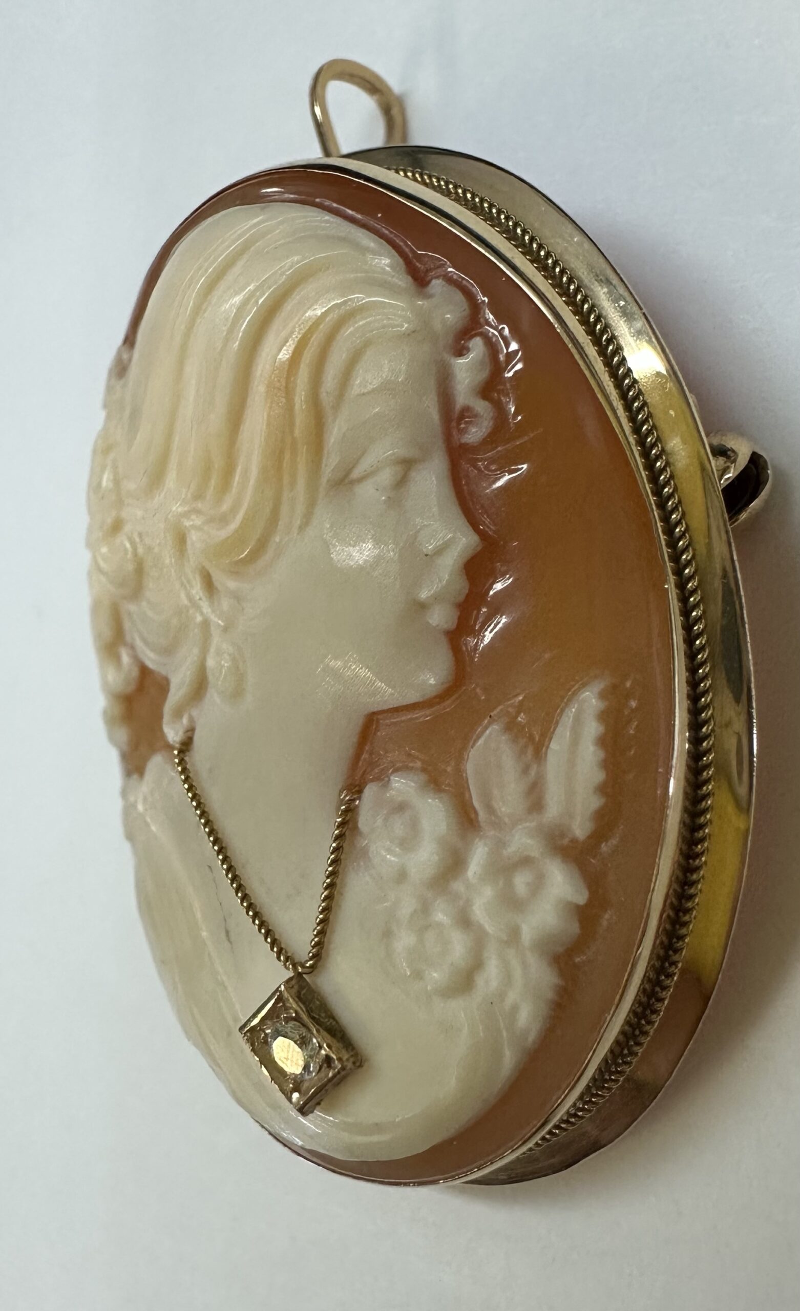 Vintage 14k Yellow Gold Cameo With Diamond Accent - Image 8