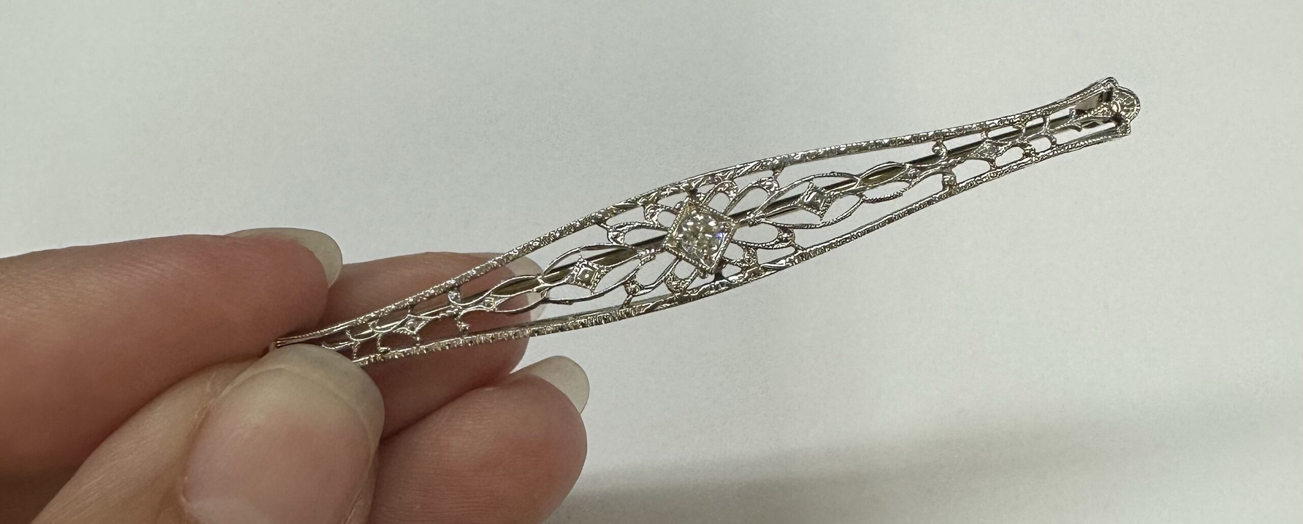 Vintage 14k White Gold Filigree Bar Pin With Diamond Accent - Image 7
