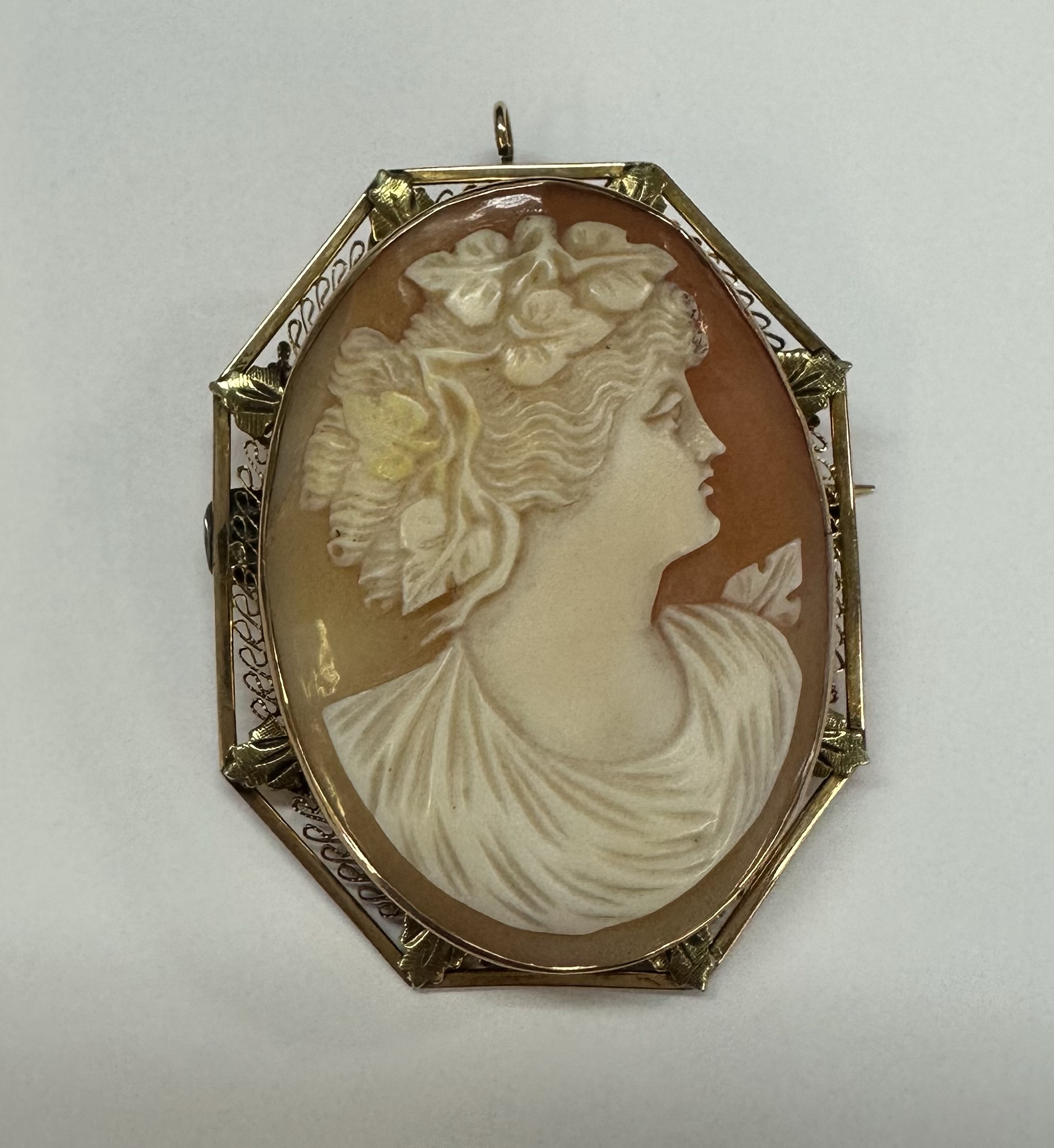 Vintage 14k Yellow Gold Filigree Octagonal Carved Cameo Brooch - Image 10