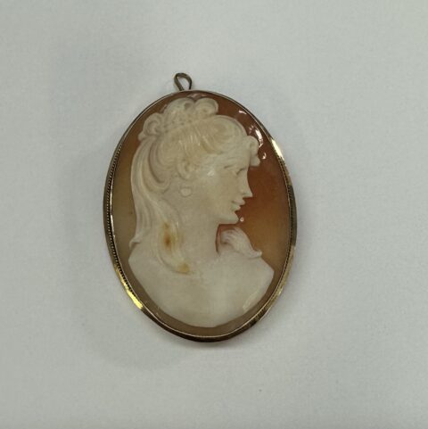 Vintage 18k Yellow Gold Oval Shaped Genuine Carved Shell Cameo, 10.3 Grams